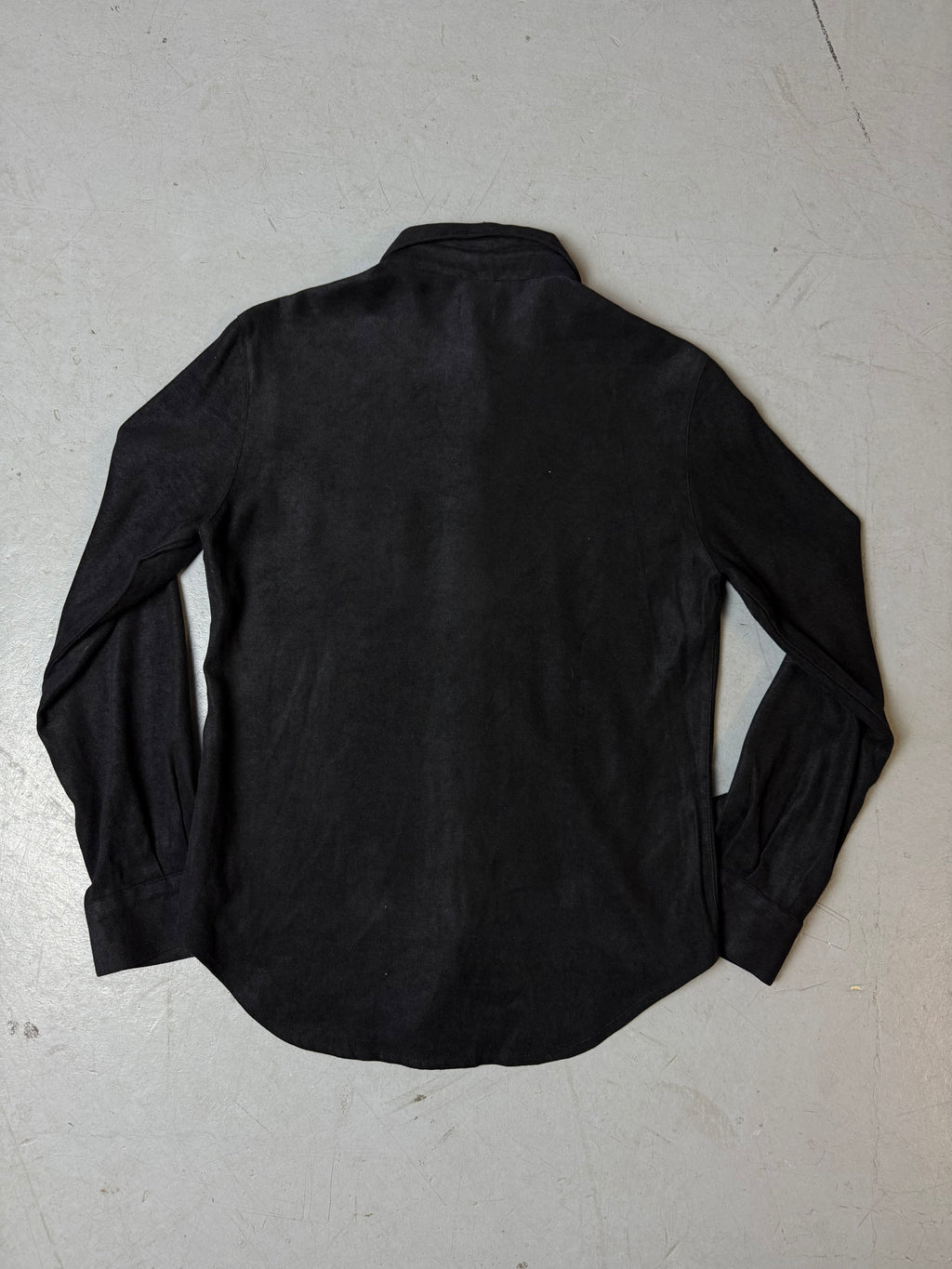 Produktbild von Vintage Armani Jeans Black Button Up Shirt von hinten 