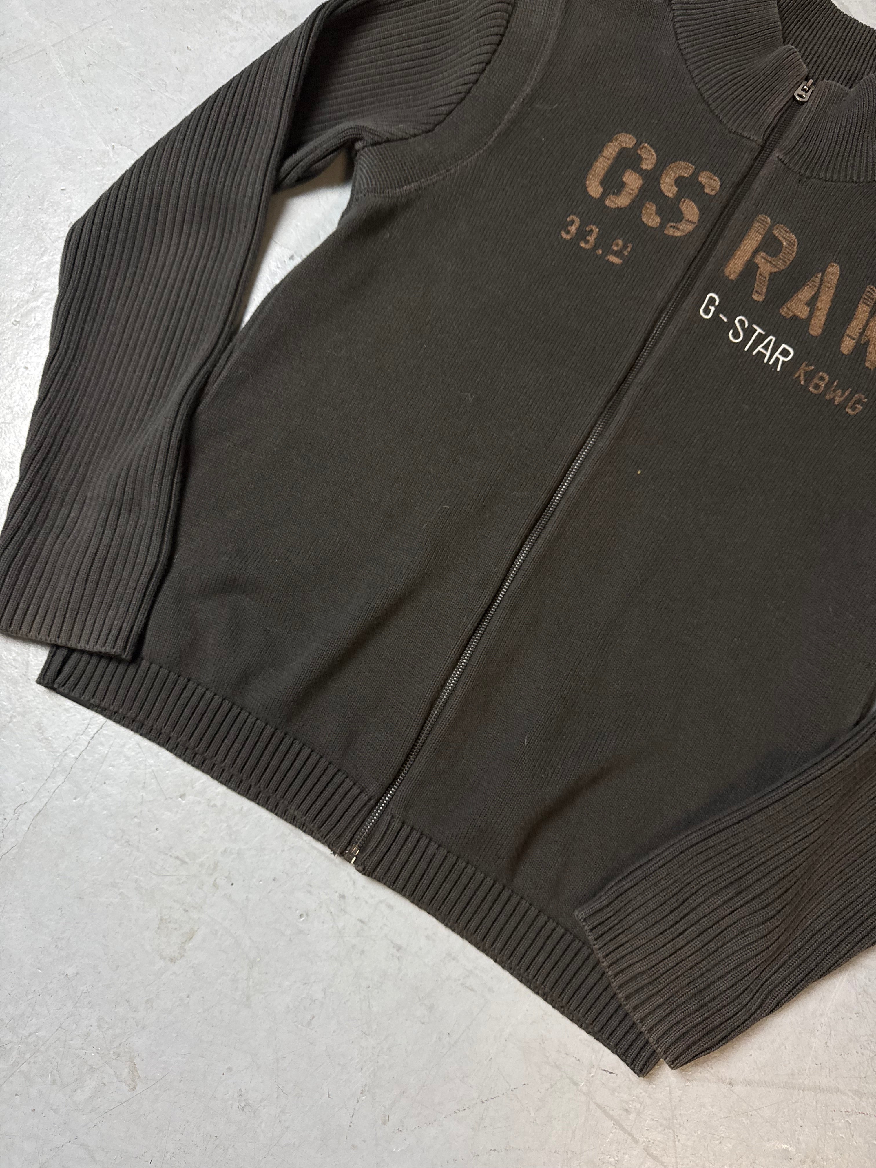 Detailbild von einem Vintage G-Star Brown Knit Zip Up Sweater von vorne