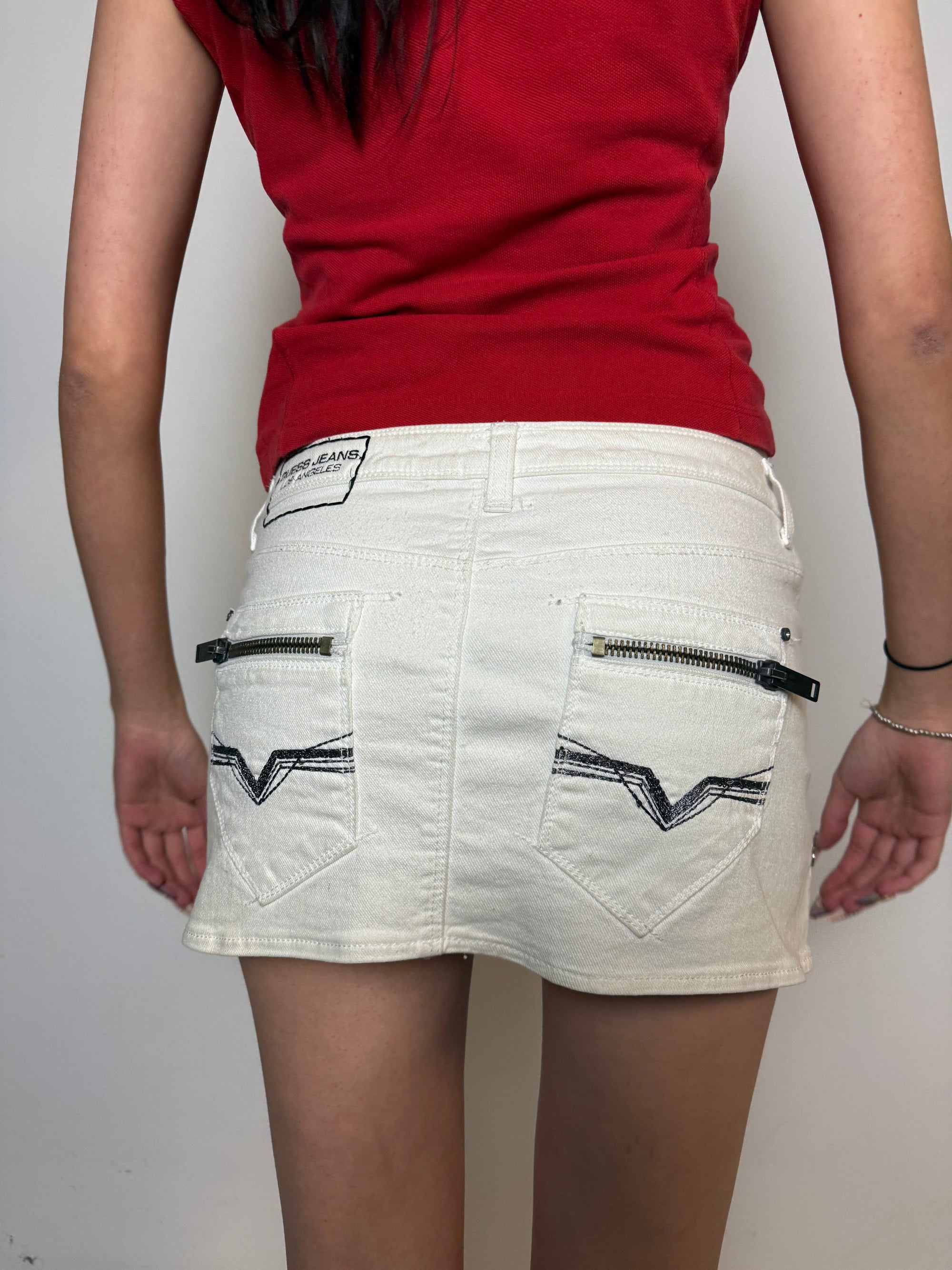 Ein weißer Mini Rock von guess 