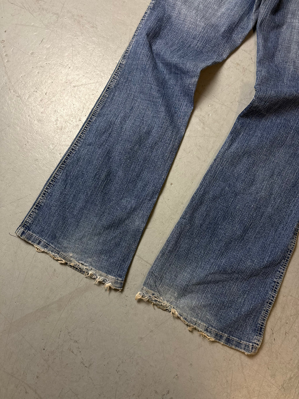 Detailbild von Vintage Low Waist Straight Leg Denim M von hinten