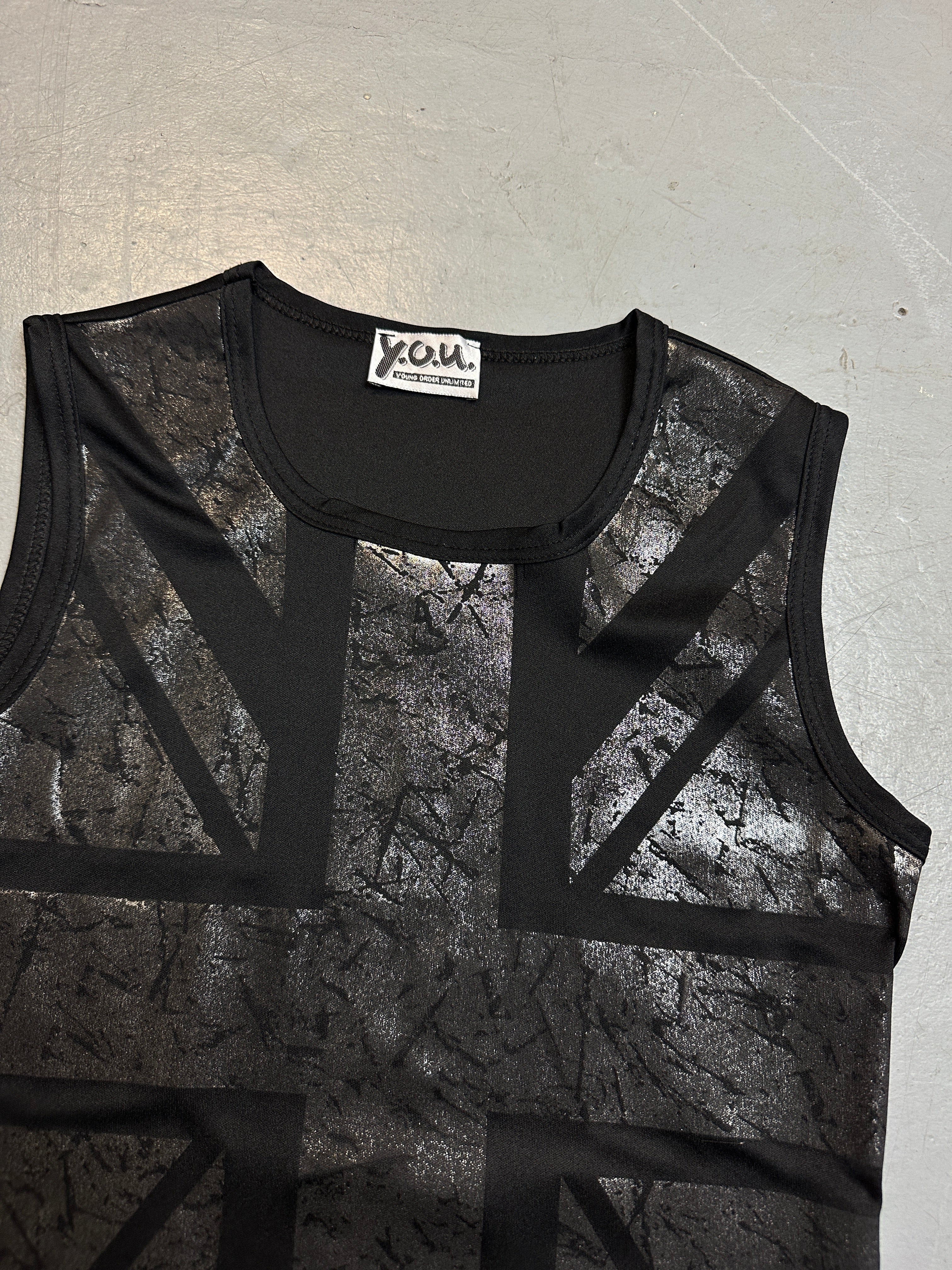 Vintage Black UK Flag Tank Top mit silbernen Details für Frauen. Y2K Second Hand 2000s Fashion