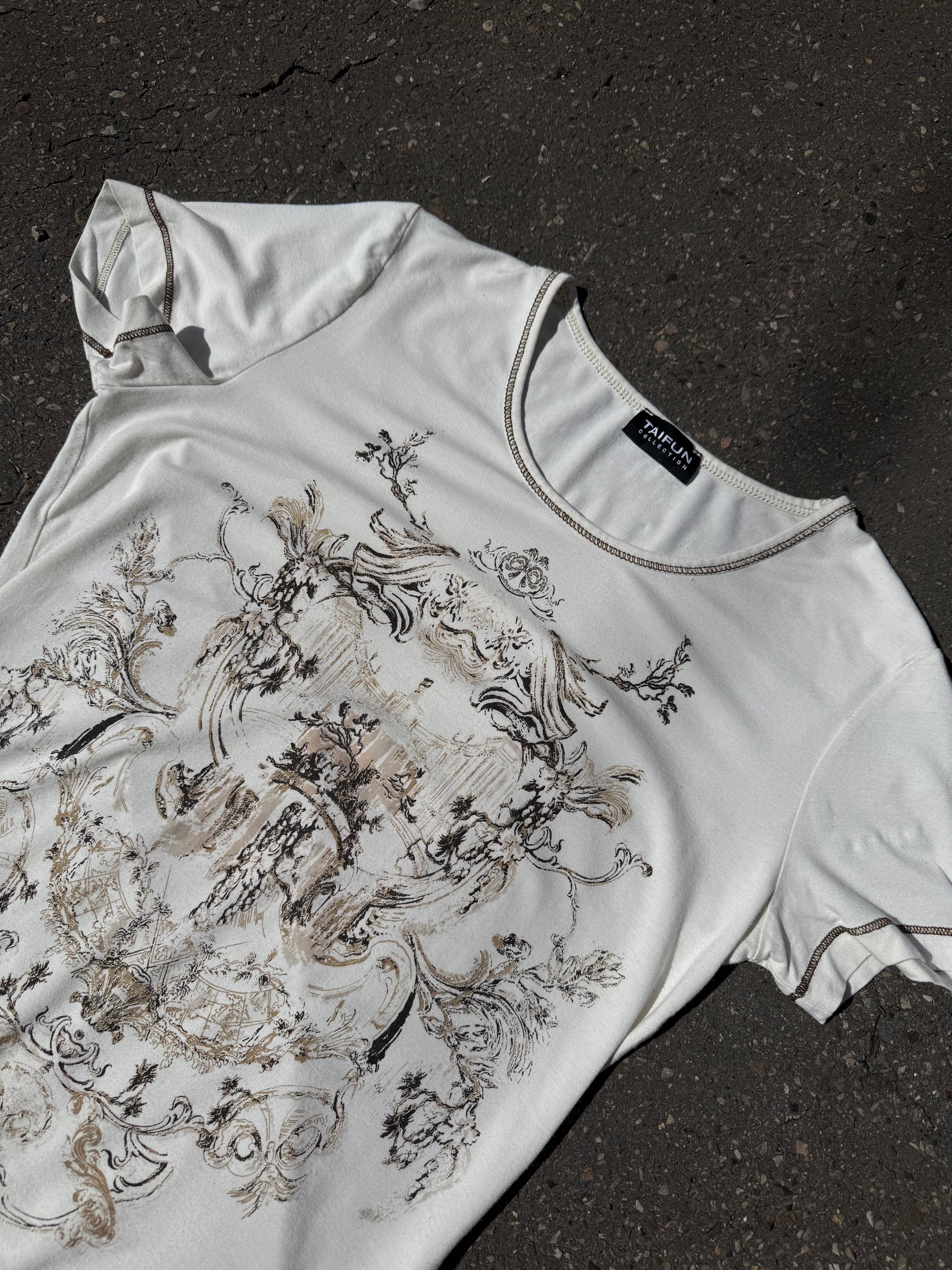 Vintage Y2K Beige Printed Tee S/M