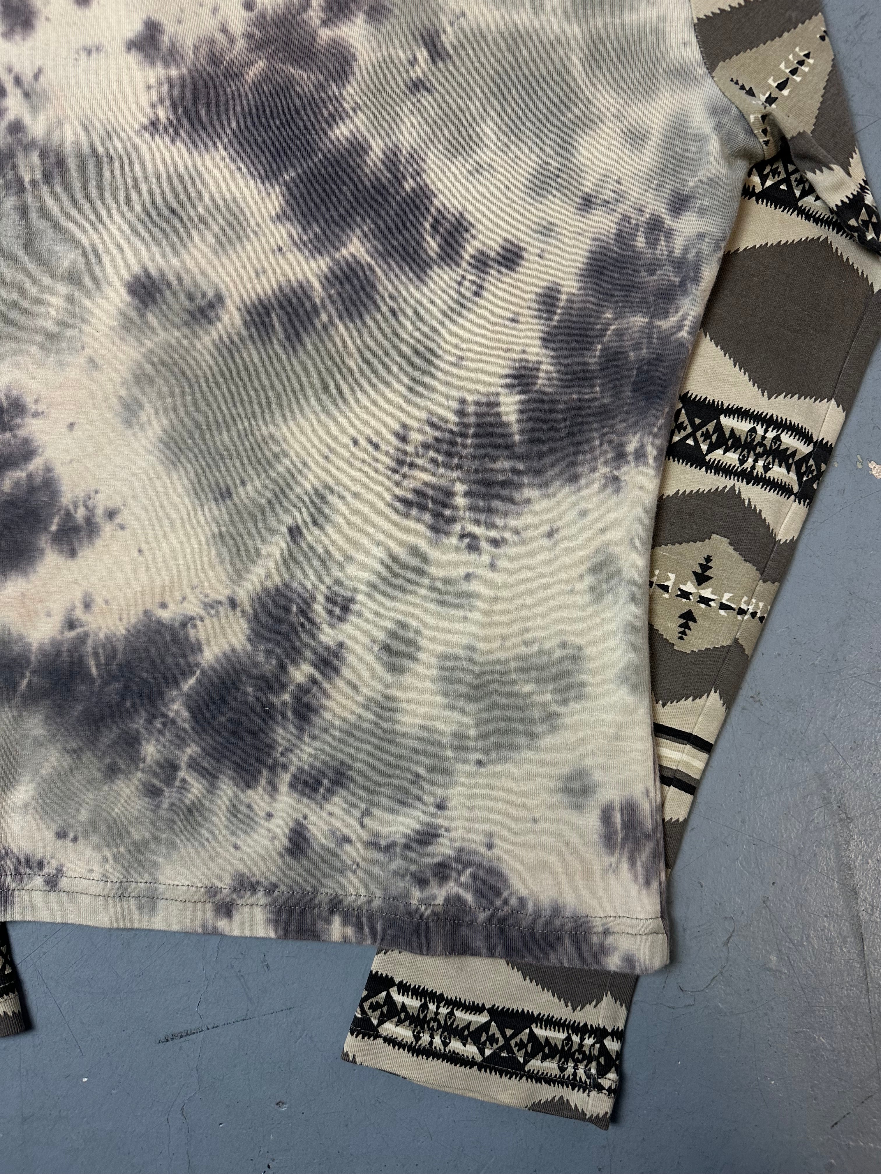 Vintage Marlboro Classics Printed Lingsleeve S/M