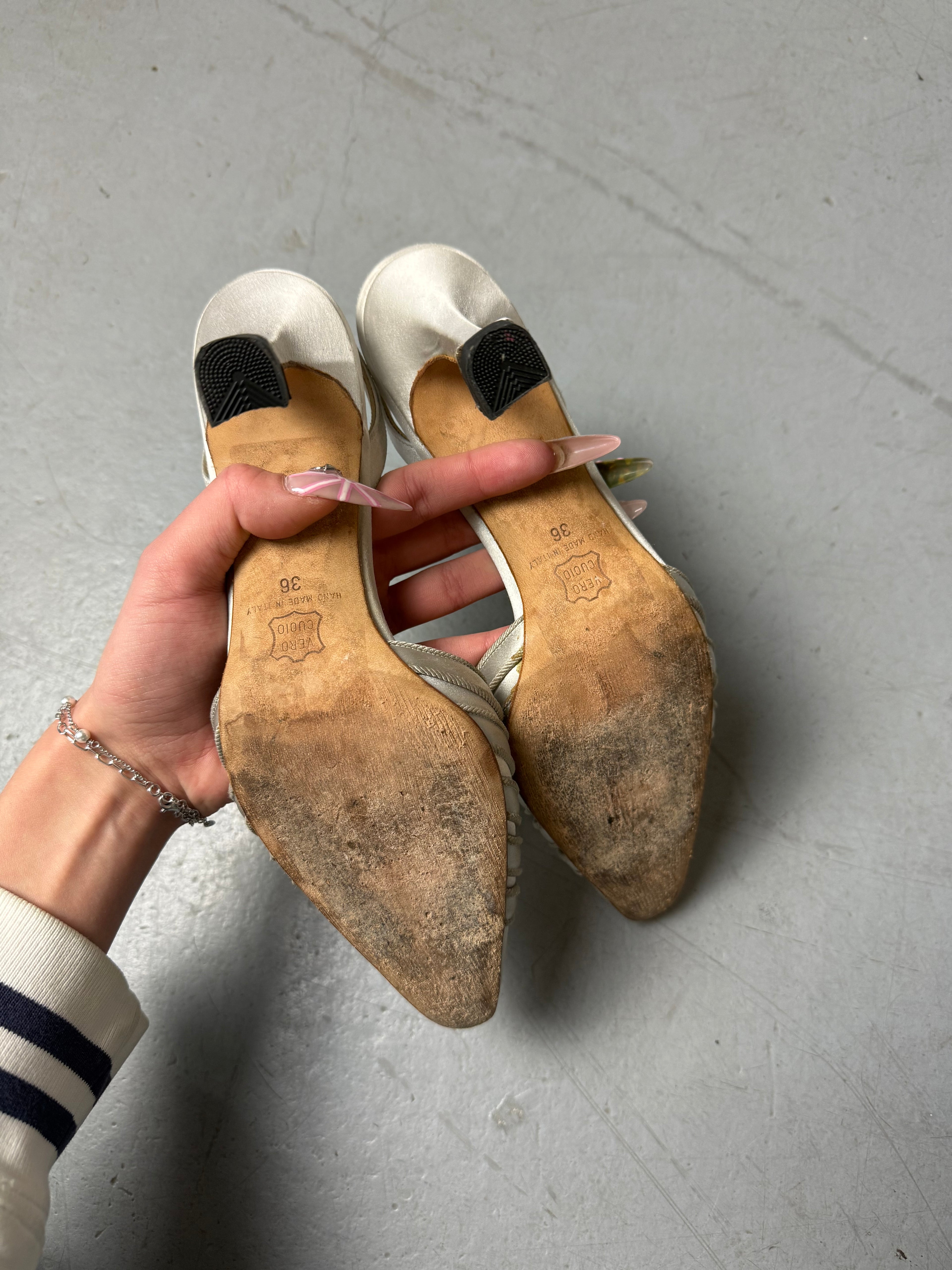 Vintage Manolo Blahnik Beige Pumps for girl’s. Y2K Second Hand 2000s Fashion 