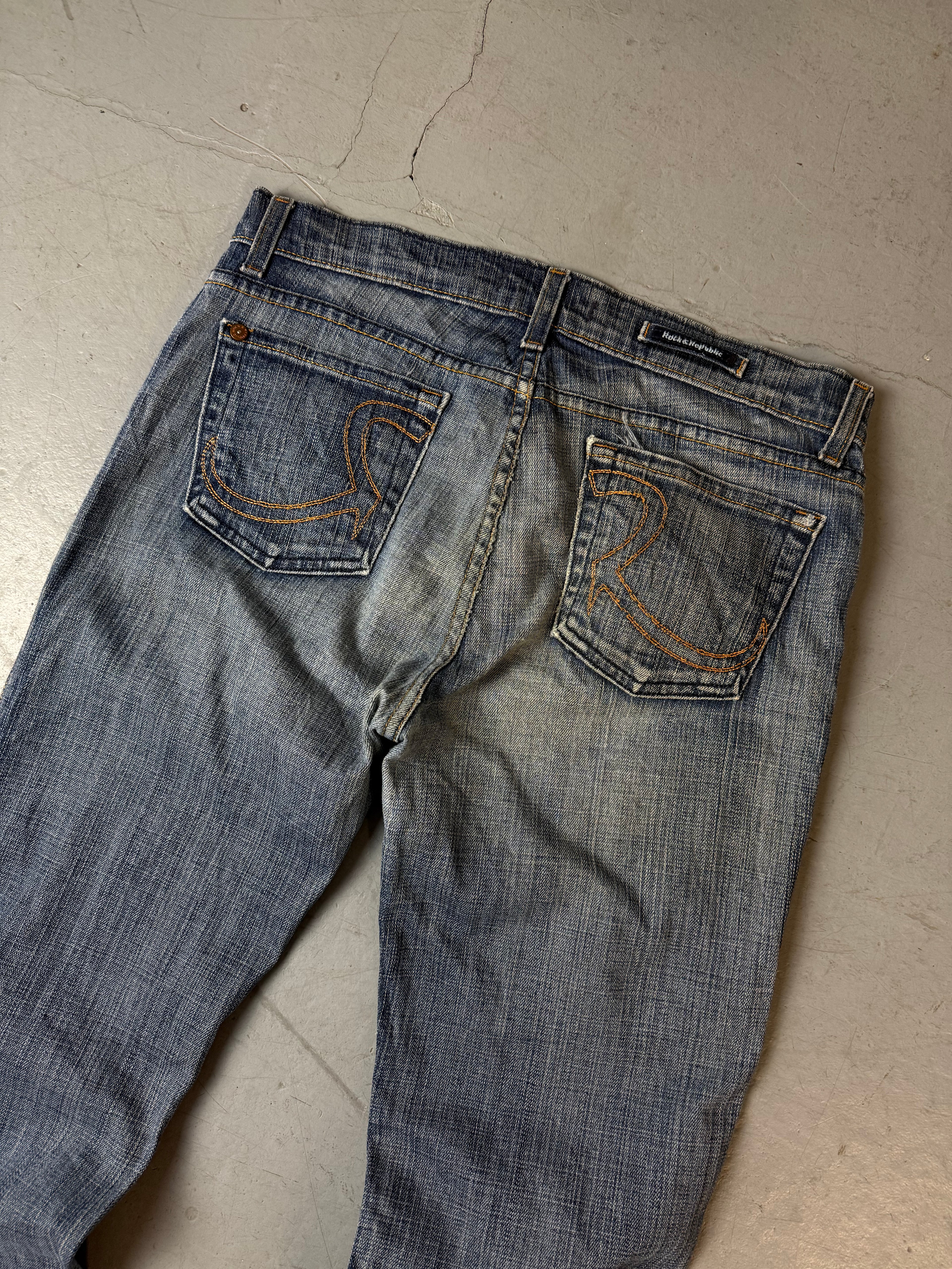 Vintage Rock & Republic Low Waist Bootcut Jeans. Y2K Second Hand 2000s Fashion