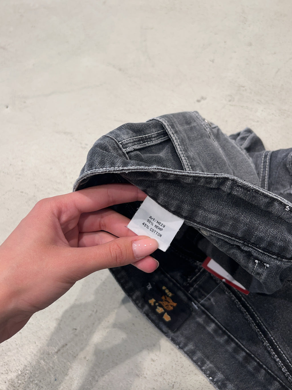 Vintage Grey Hot Pants für Damen. Y2K Second Hand 2000s Fashion.