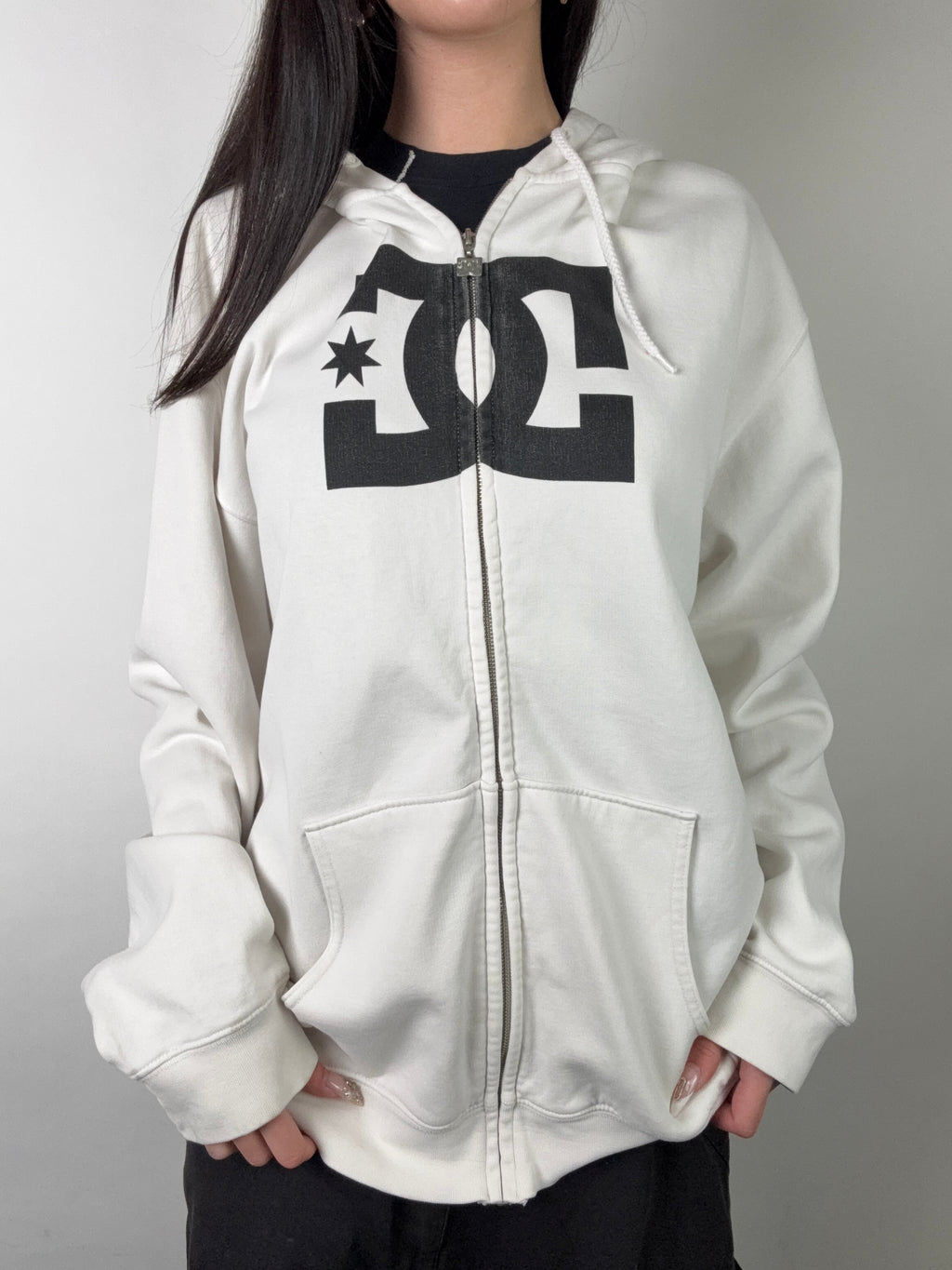 Tragebild von Vintage DC White Zip Up Hoodie XL von vorne