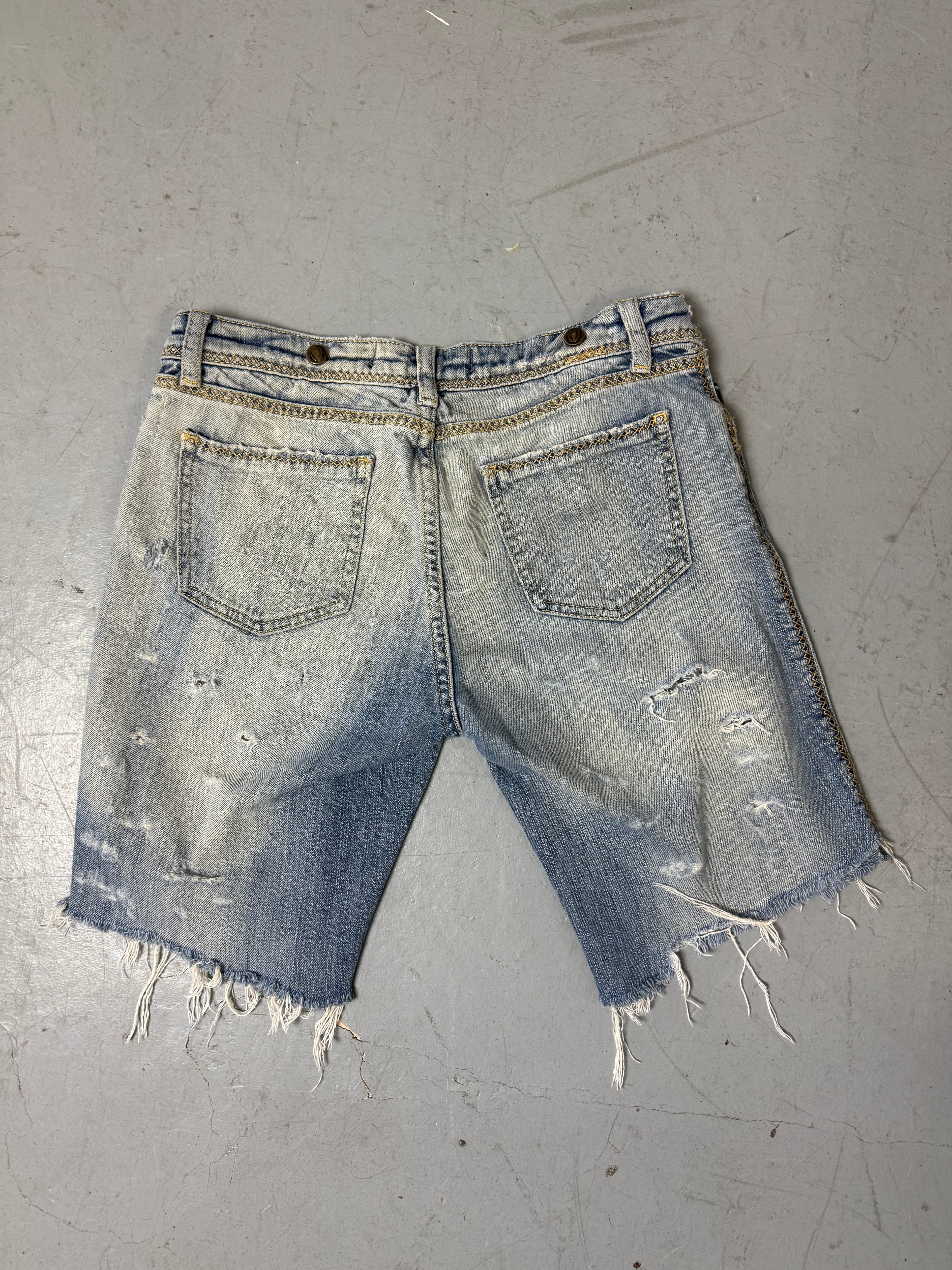 Eine washed denim shorts von justcavalli im ripped look in S