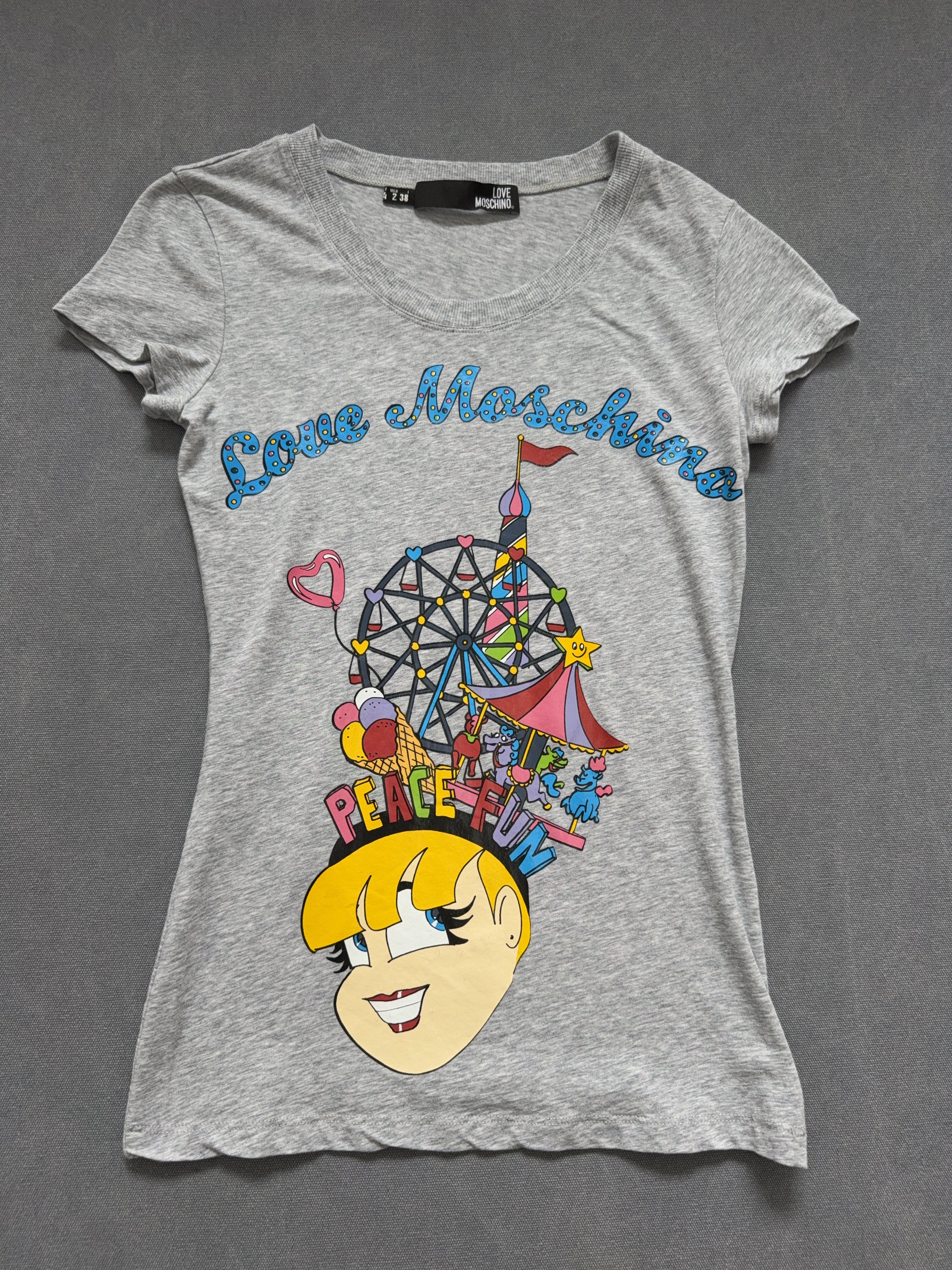 Vintage Love Moschino T-Shirt für Damen. Y2K Second Hand 2000s Fashion 