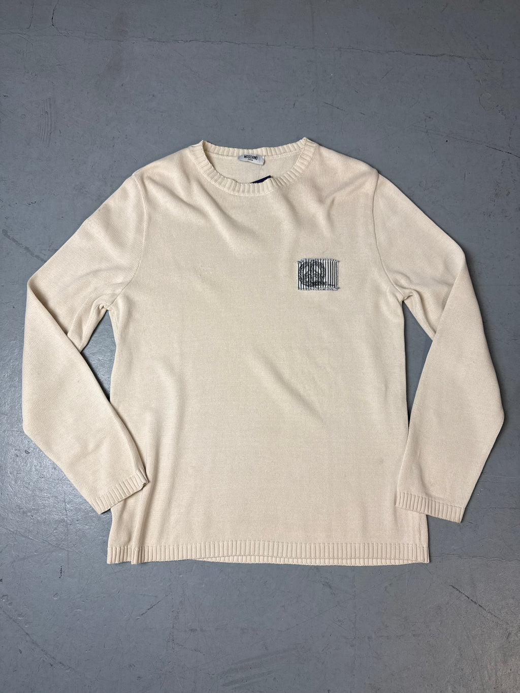 Produktbild von Vintage Moschino Cream Knit Sweater M/L von vorne 