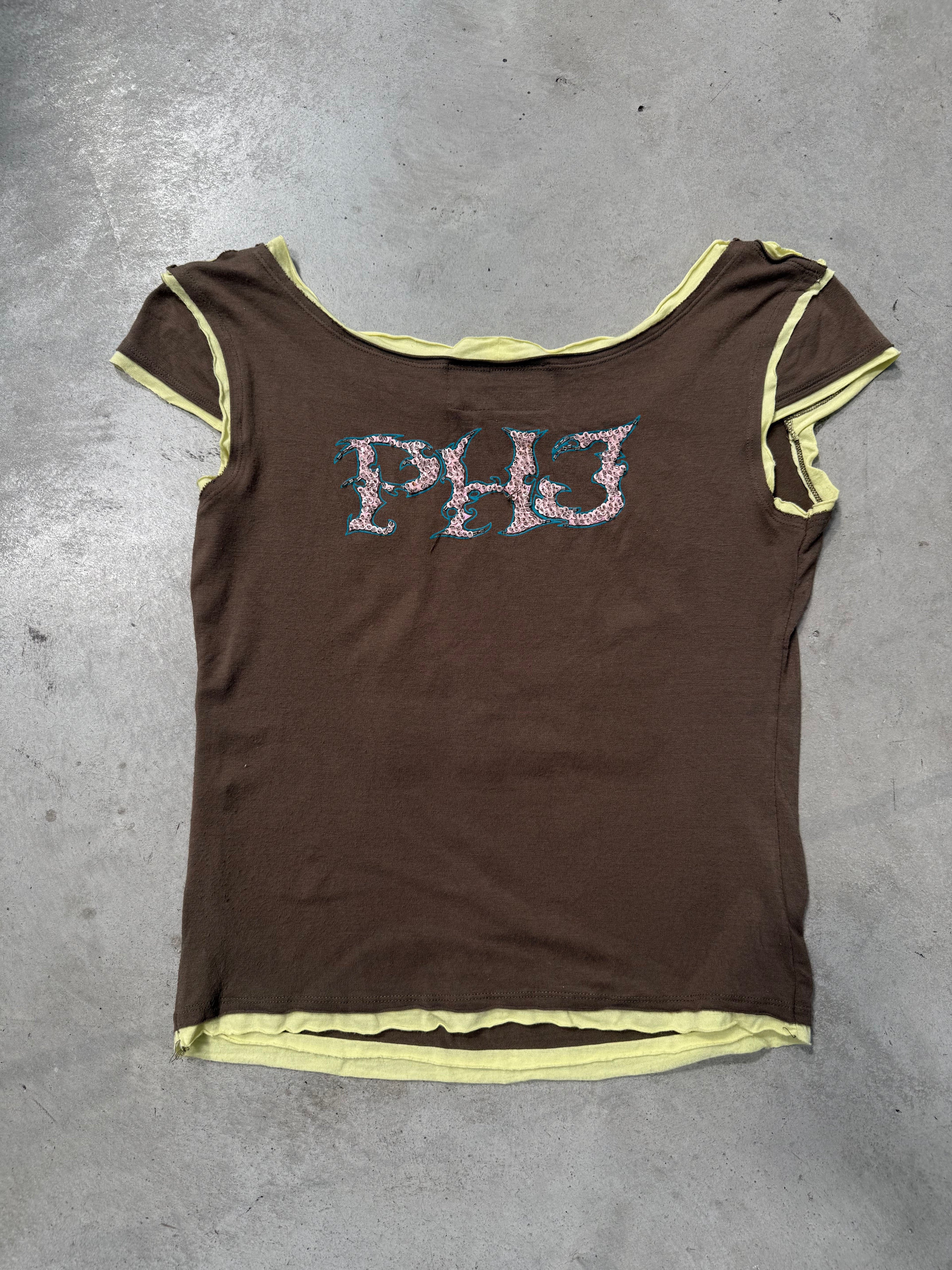 Vintage Phard Brown Printed Baby Tee für Damen. Y2K Second Hand 2000s Fashion 