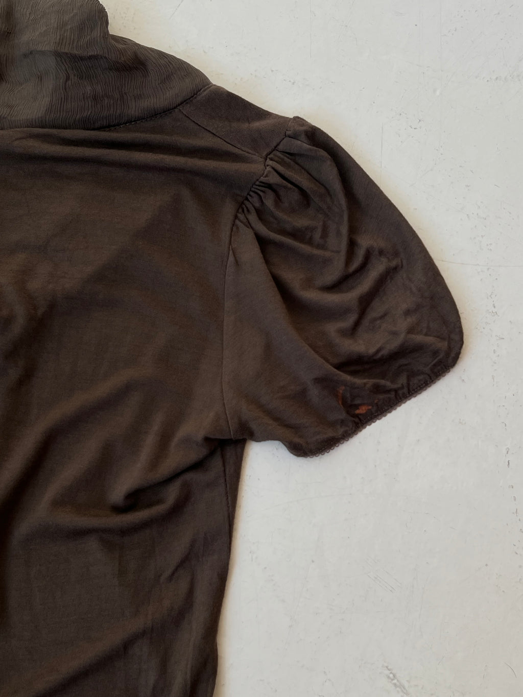 Vintage Cannella Brown Top für Damen. Y2k Second Hand 2000s Fashion.