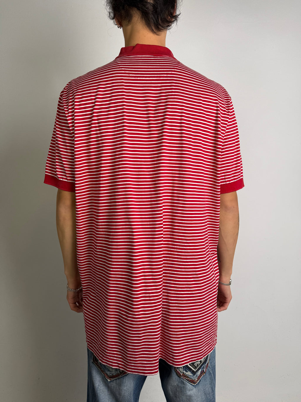 Tragebild von Vintage Ralph Lauren Red and White  Striped Polo von hinten