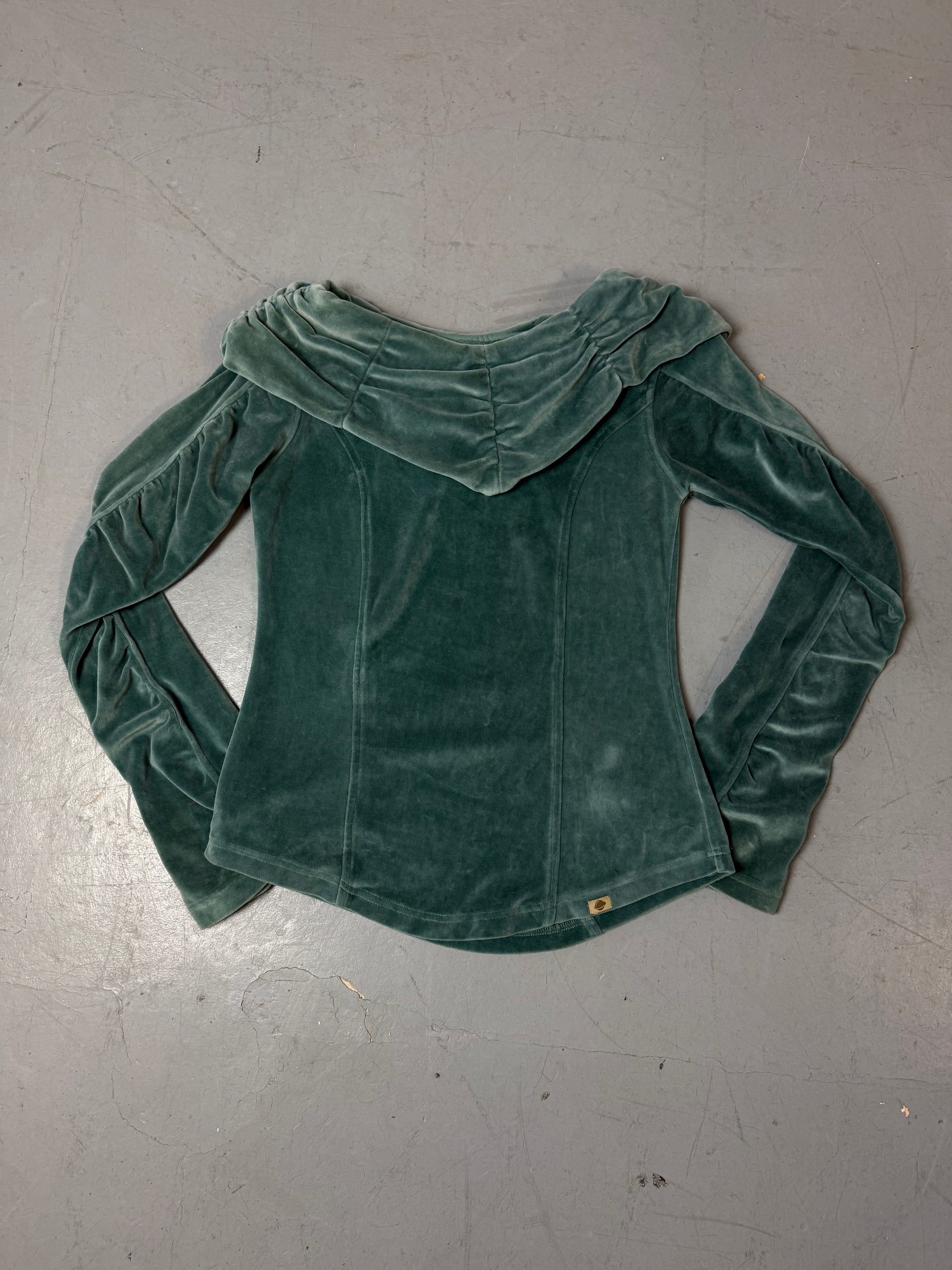 Ein türkisfarbener Sweater in samt in Größe L