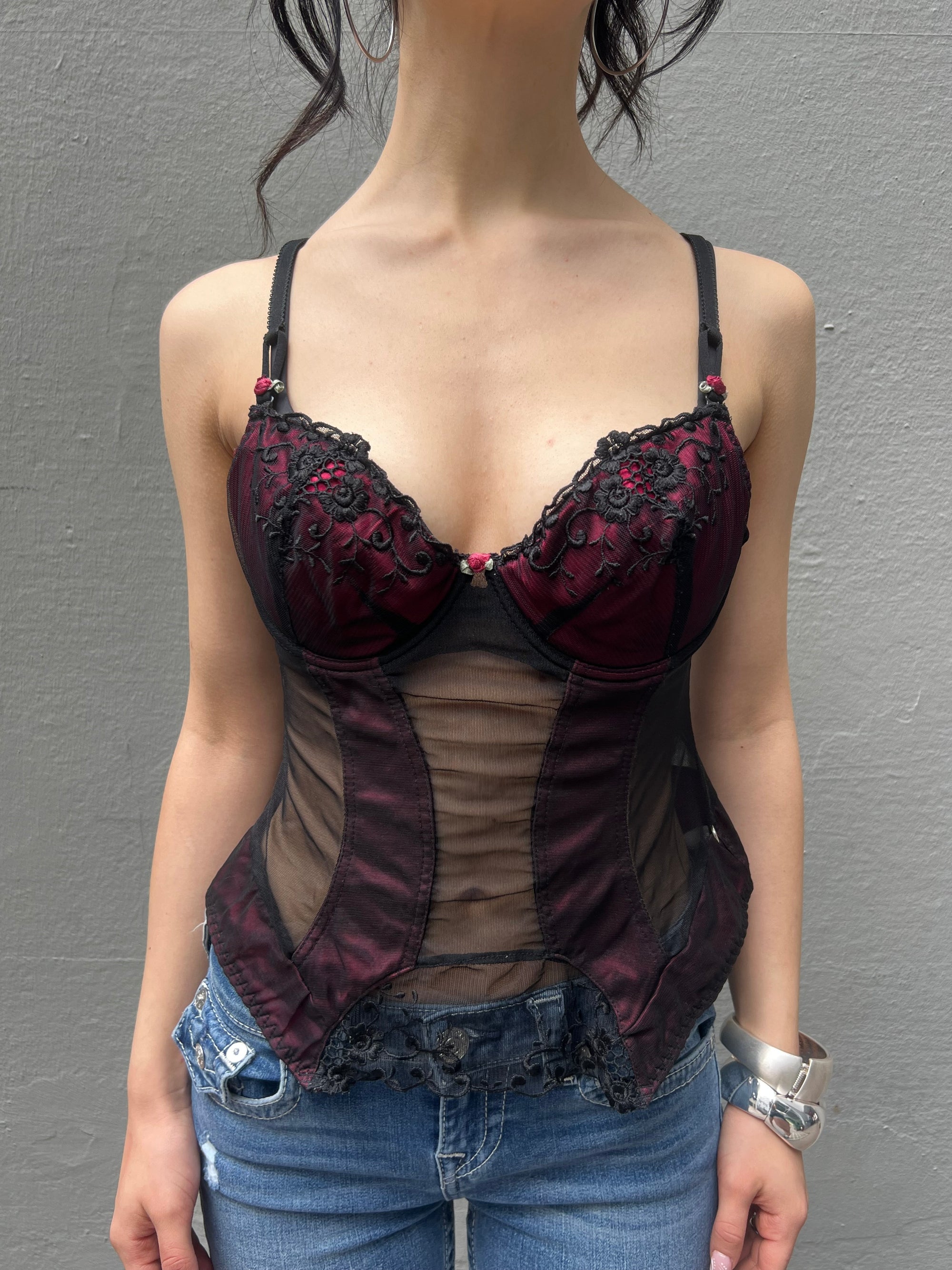 Tragebild von Schwarz rotem corset vorne