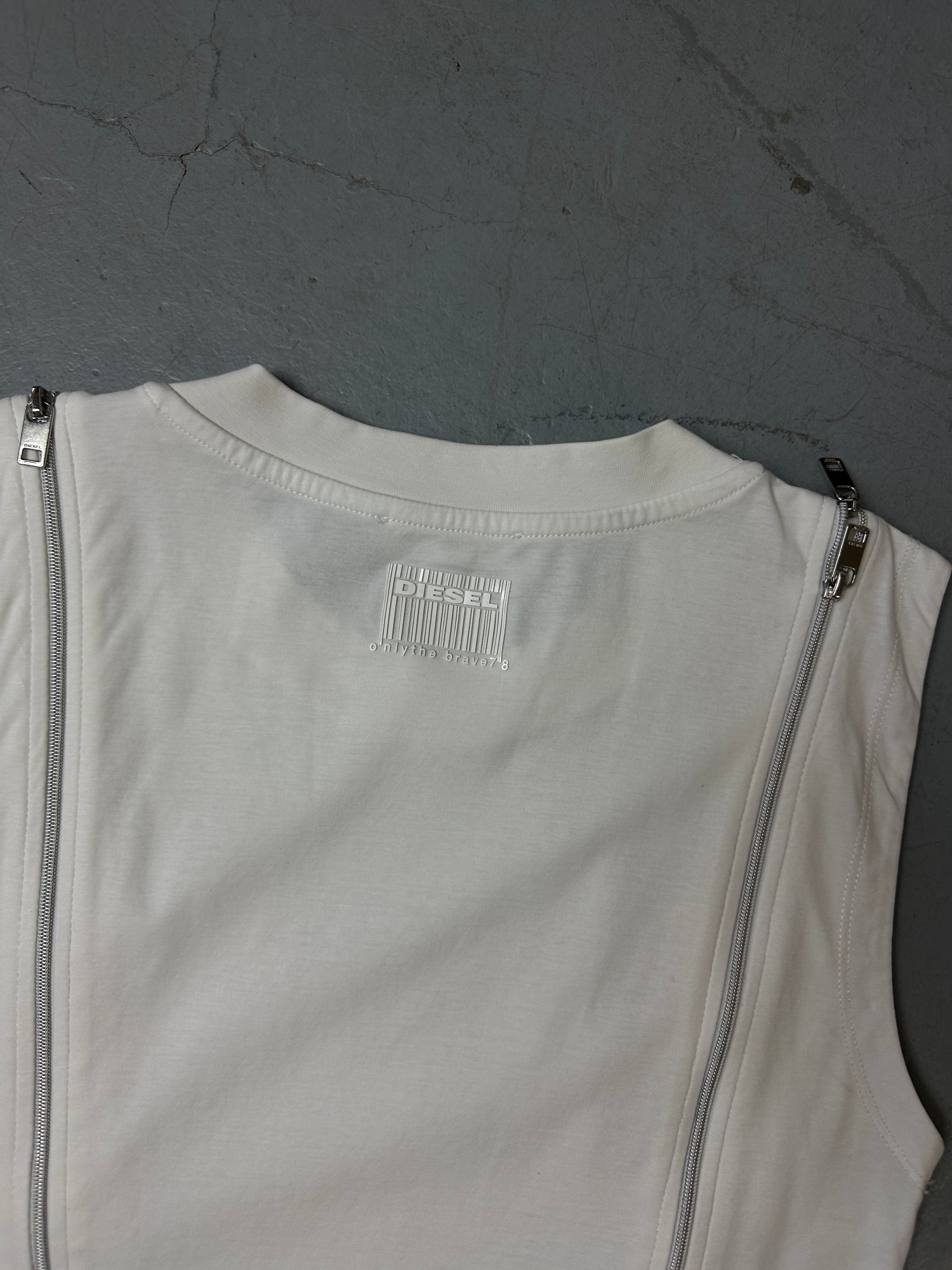 Detailliertes Produktbild von Vintage White Multizip Diesel Tank XS/S von hinten