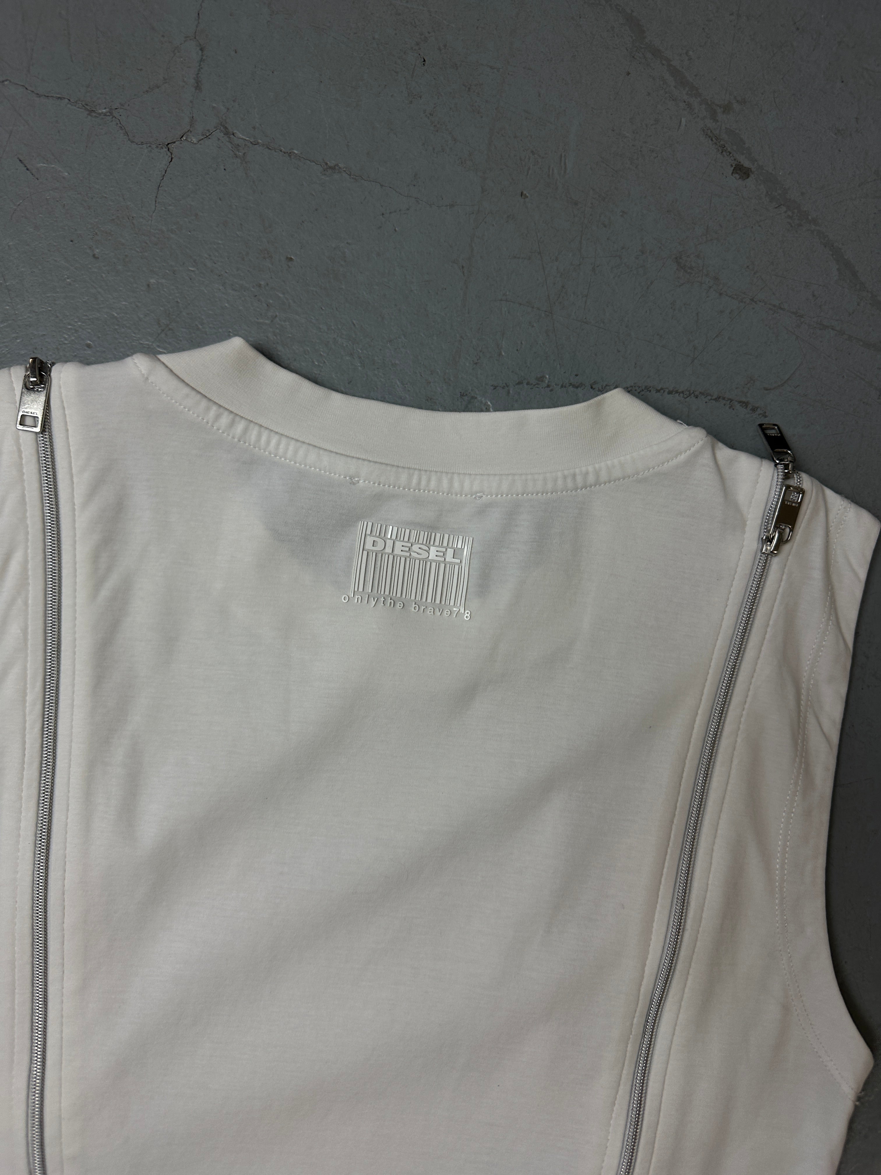Detailliertes Produktbild von Vintage White Multizip Diesel Tank XS/S von hinten