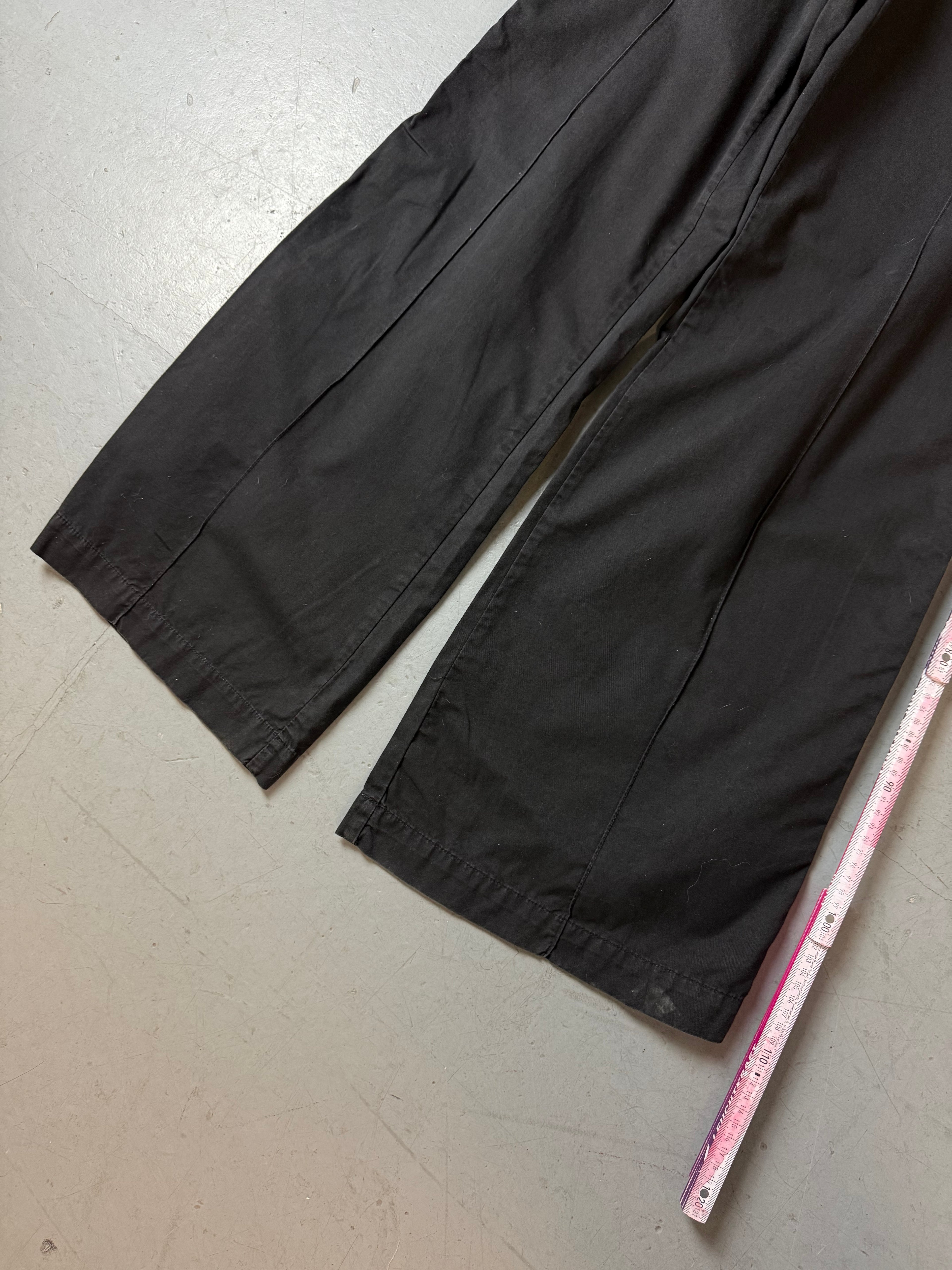 Vintage Onyx High Waisted Baggy Suit Pants. Y2K Second Hand 2000s Fashion