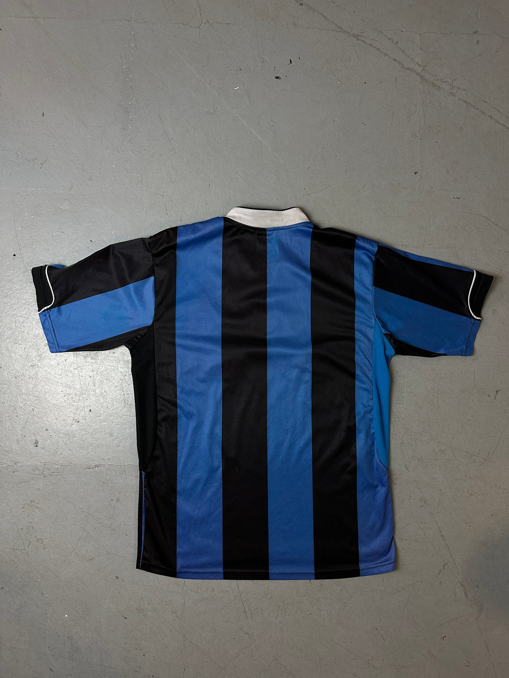 Produktbild von Vintage Firelli Italia Inter Mailand Jersey M/L von hinten