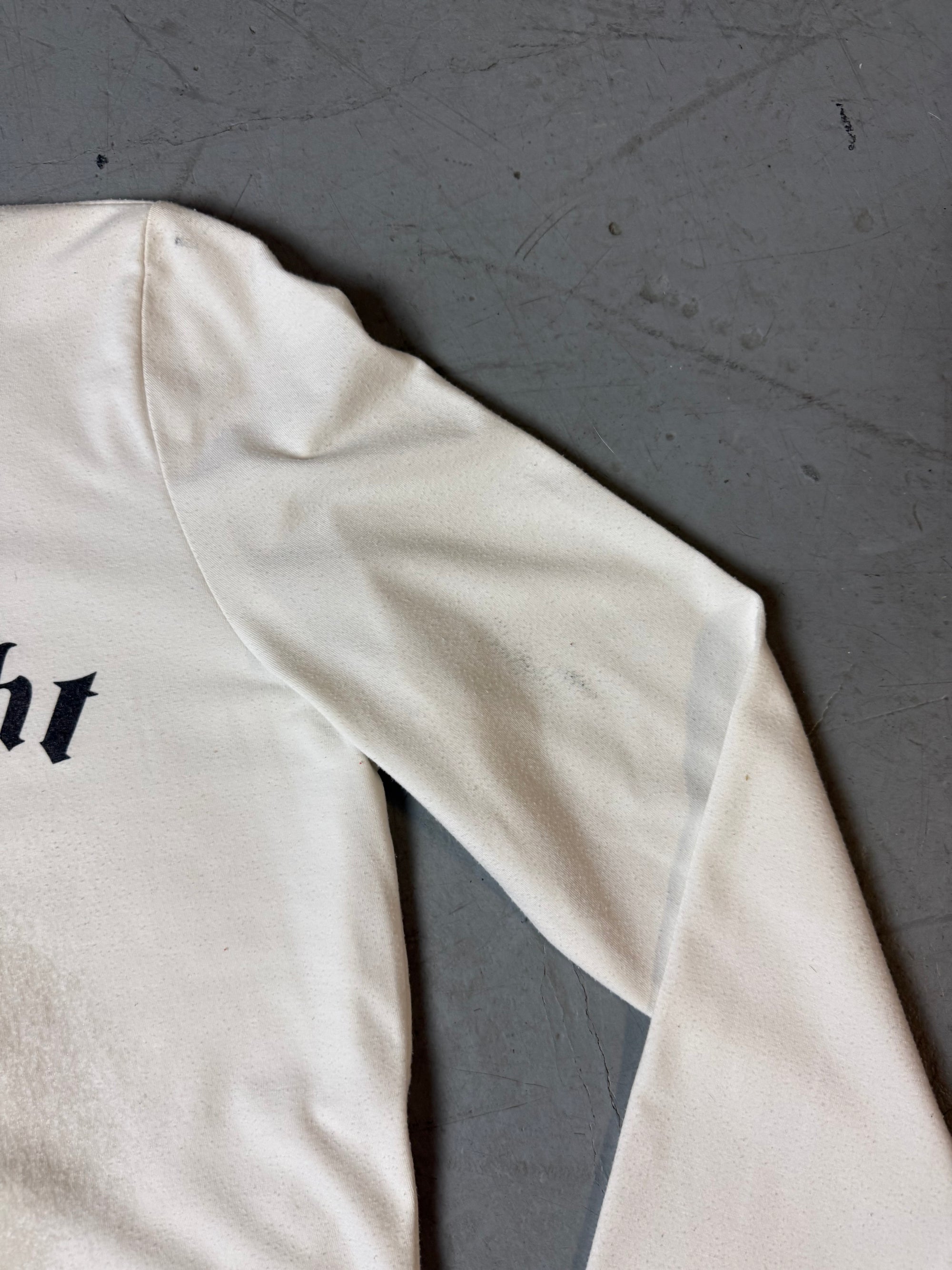 Detailbild von einem Vintage White Printed Longsleeve von Ärmel