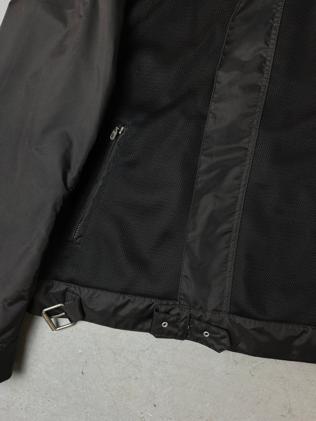 Detailliertes Produktbild von Vintage Black Belstaff Jacket M/L von vorne 