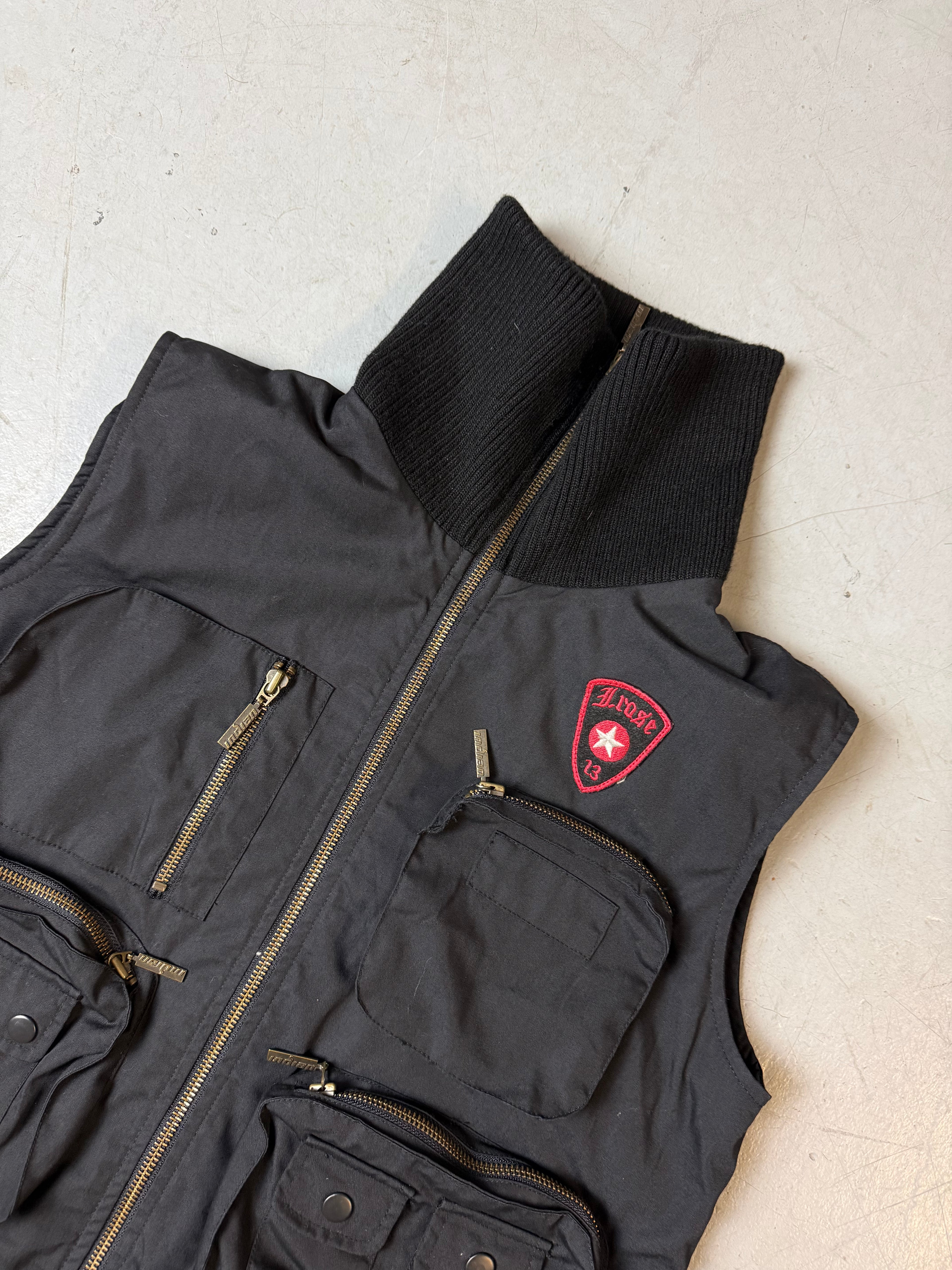 Detailliertes Produktbild von Vintage Indian Rose Black Multi Pocket Vest M von vorne 