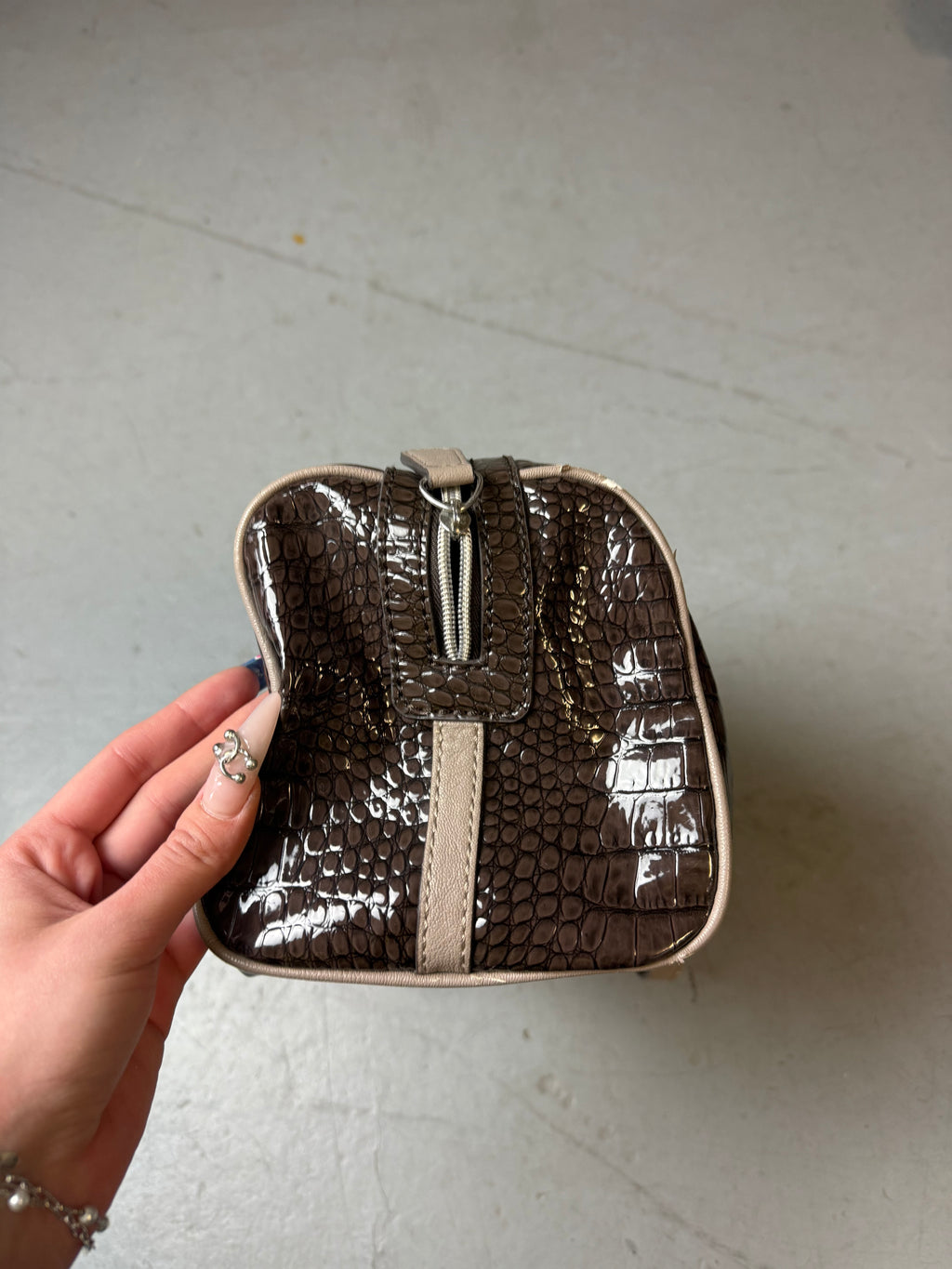 Vintage CNTY BAGS Guess Brown Crocodile Optic Handbag