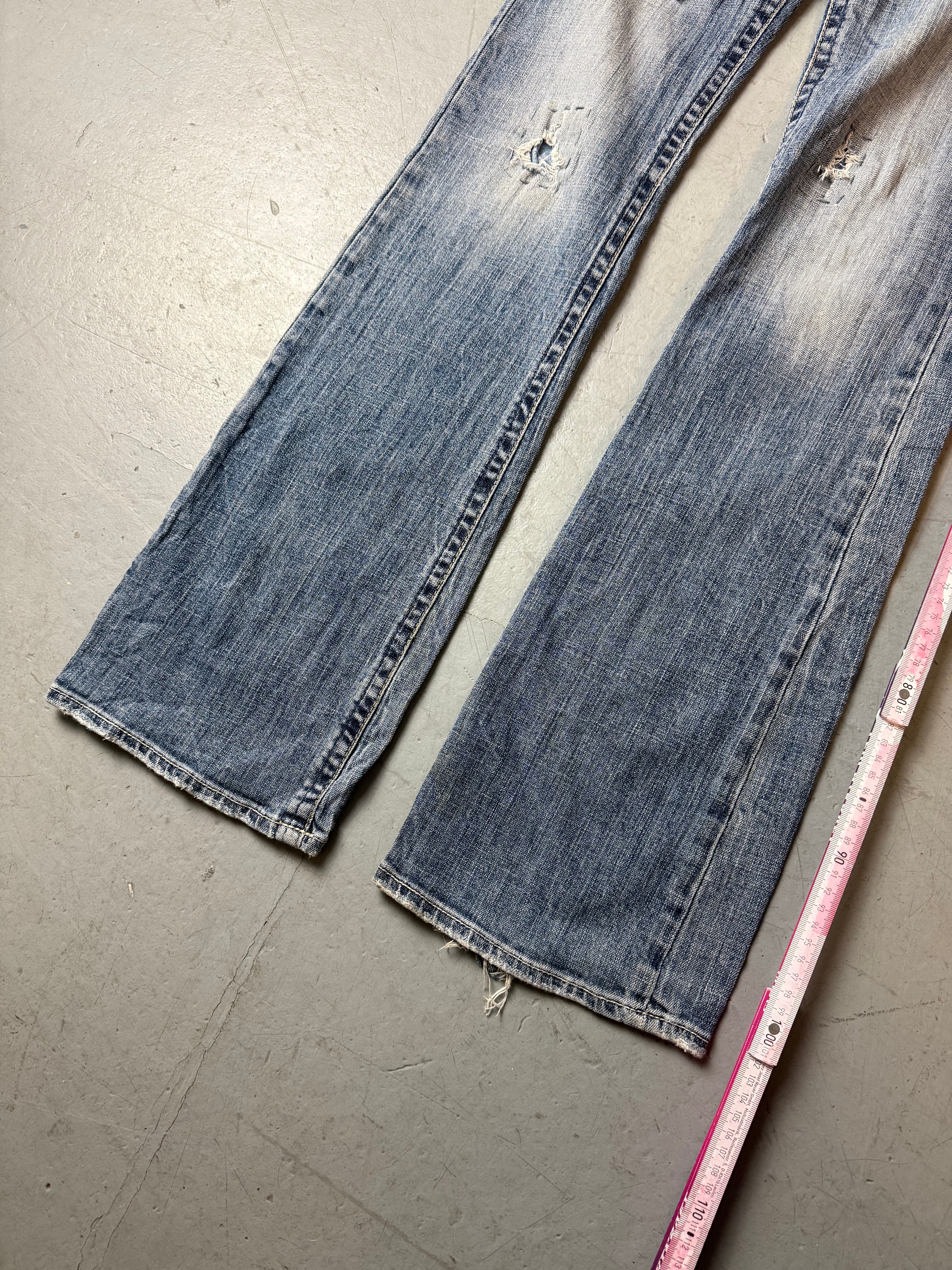 Vintage Silver Jeans Low Waist Bootcut Denim für Damen. Y2K Second Hand 2000s Fashion