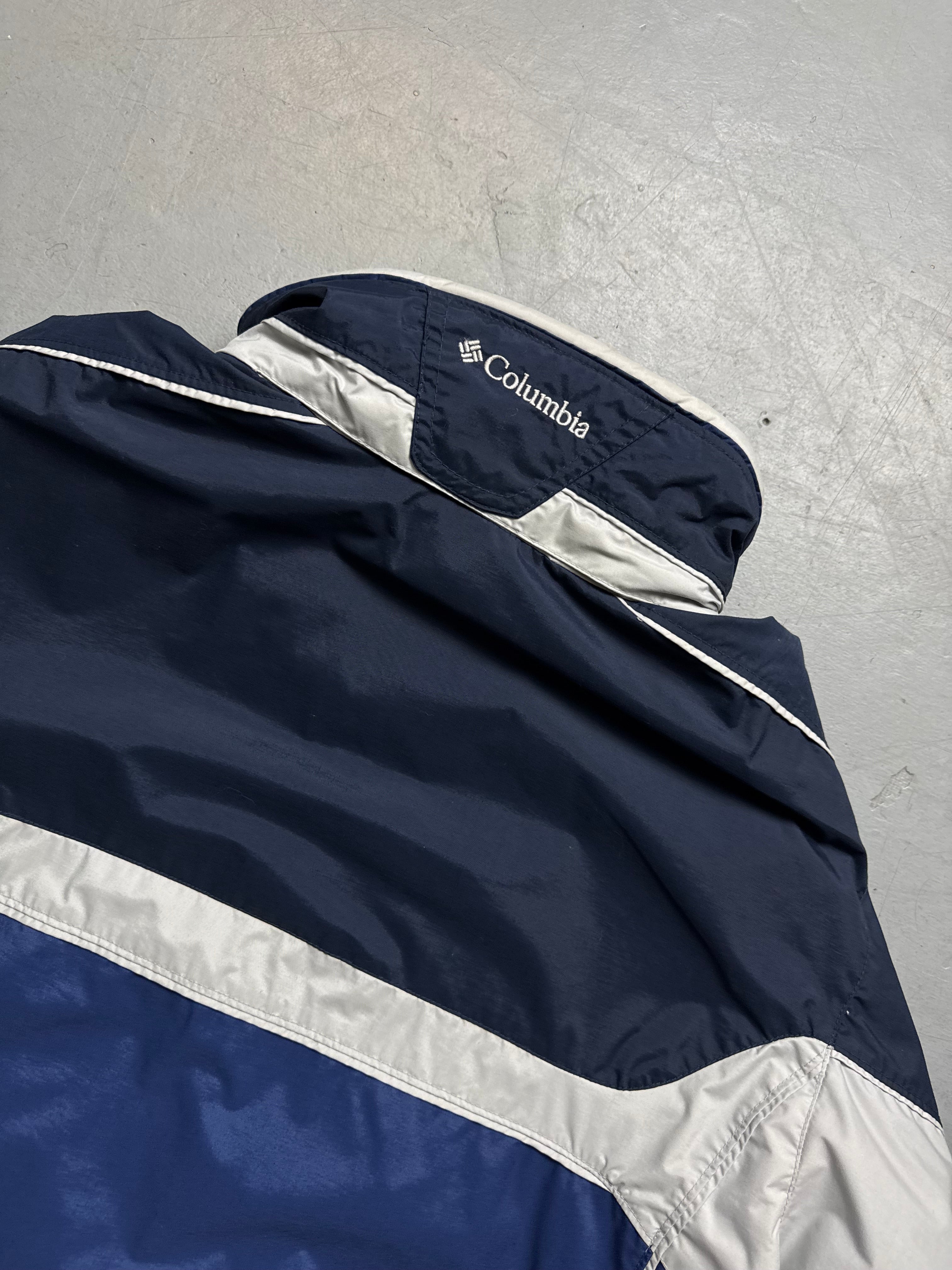 Detailbild von Vintage Columbia Waterproof Rain Jacket L/XL von hinten 