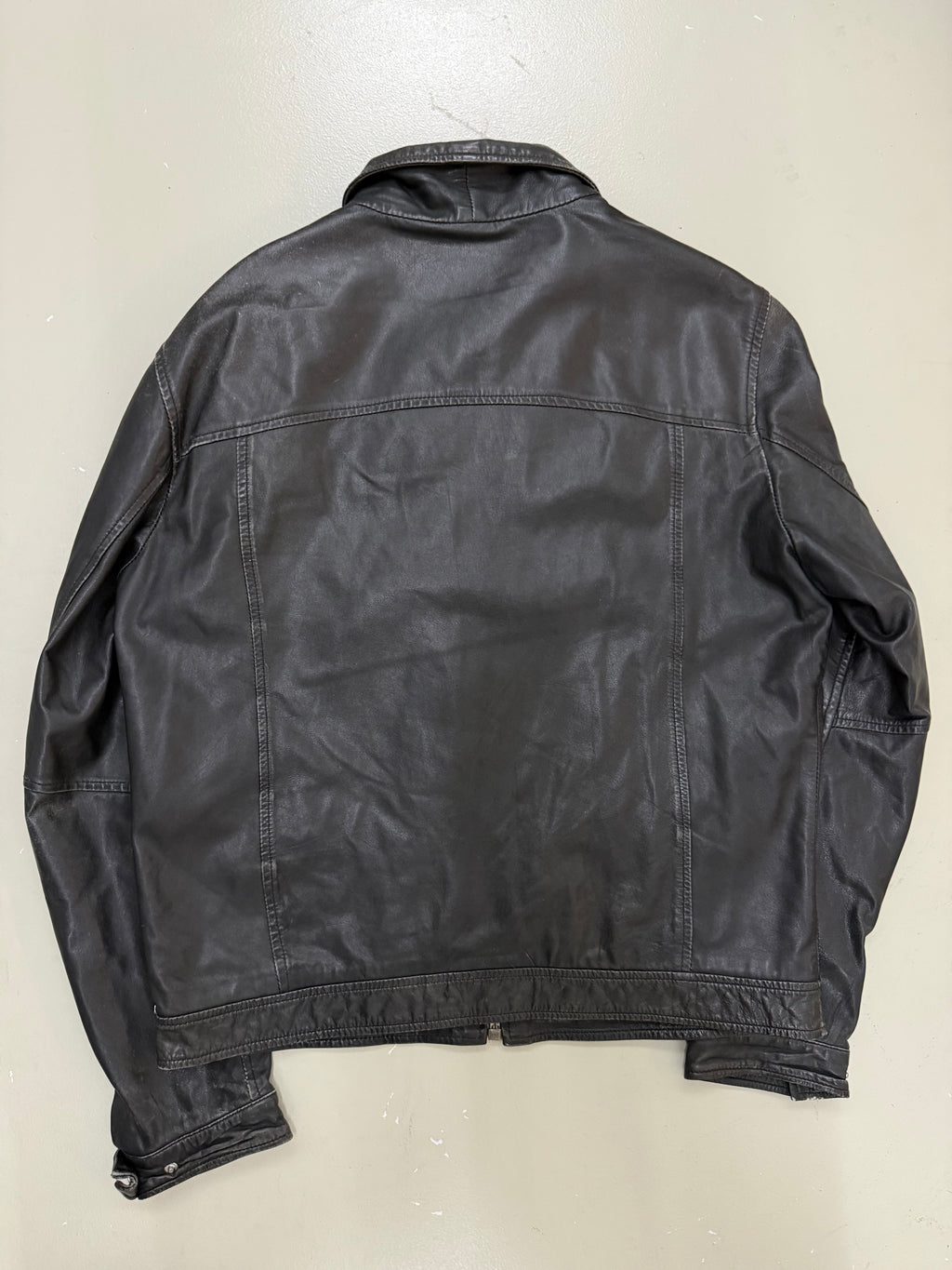 Vintage Black Strellson Leather Jacket
für Herren. Y2K Second Hand 2000s Fashion 