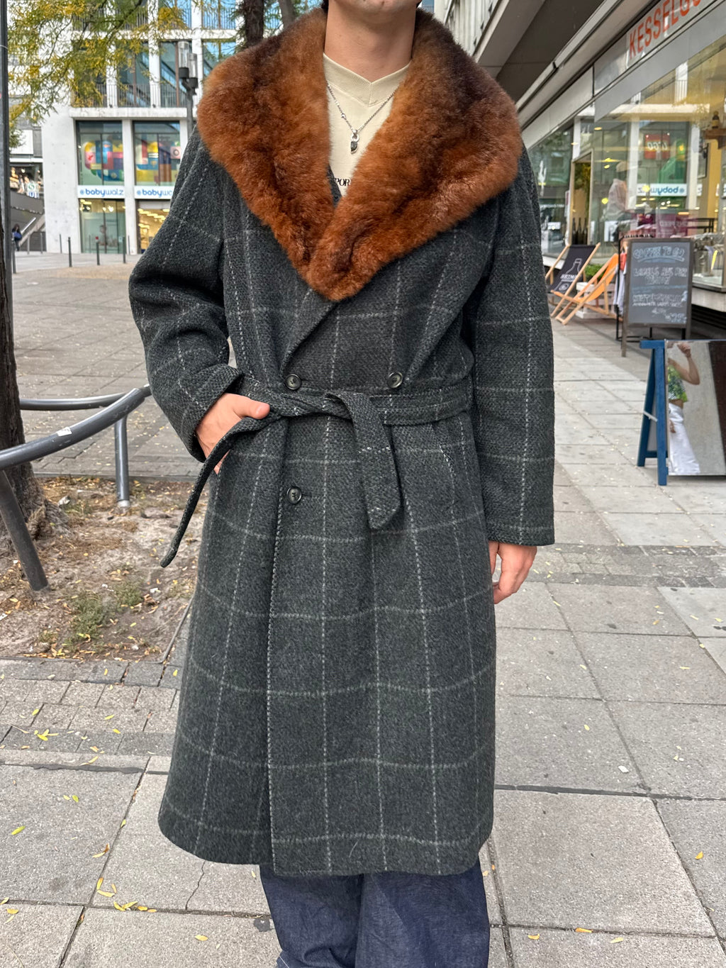 Vintage Valentino Mantel (52)