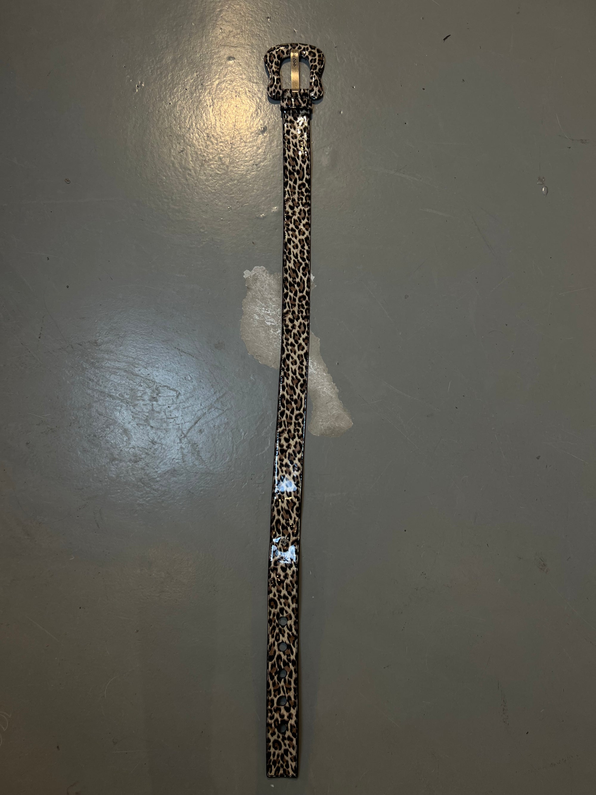 Vintage Guess Leo Belt