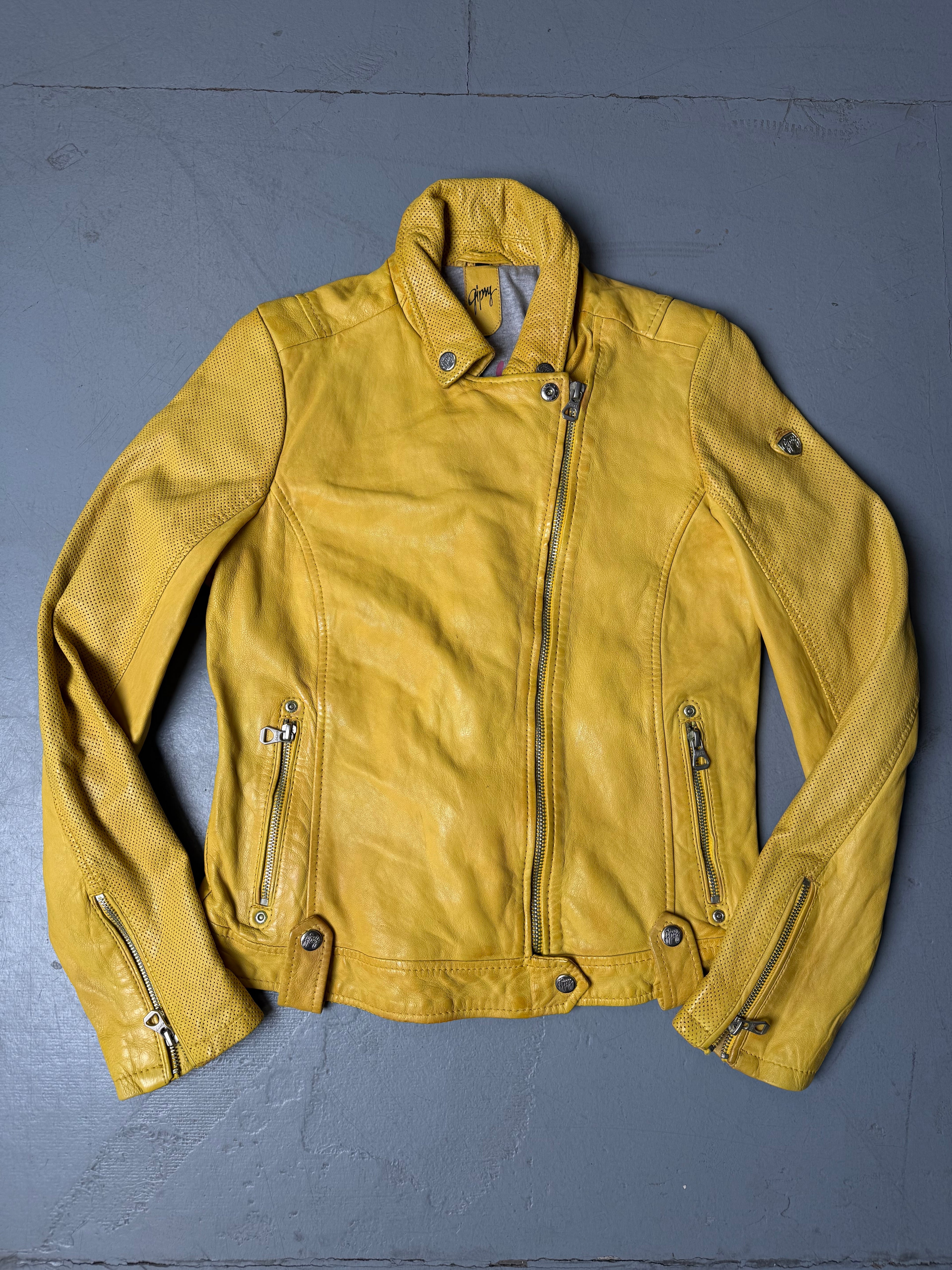 Vintage Gipsy Yellow Leather Jacket für Damen. Y2K Secondhand 2000s Fashion.