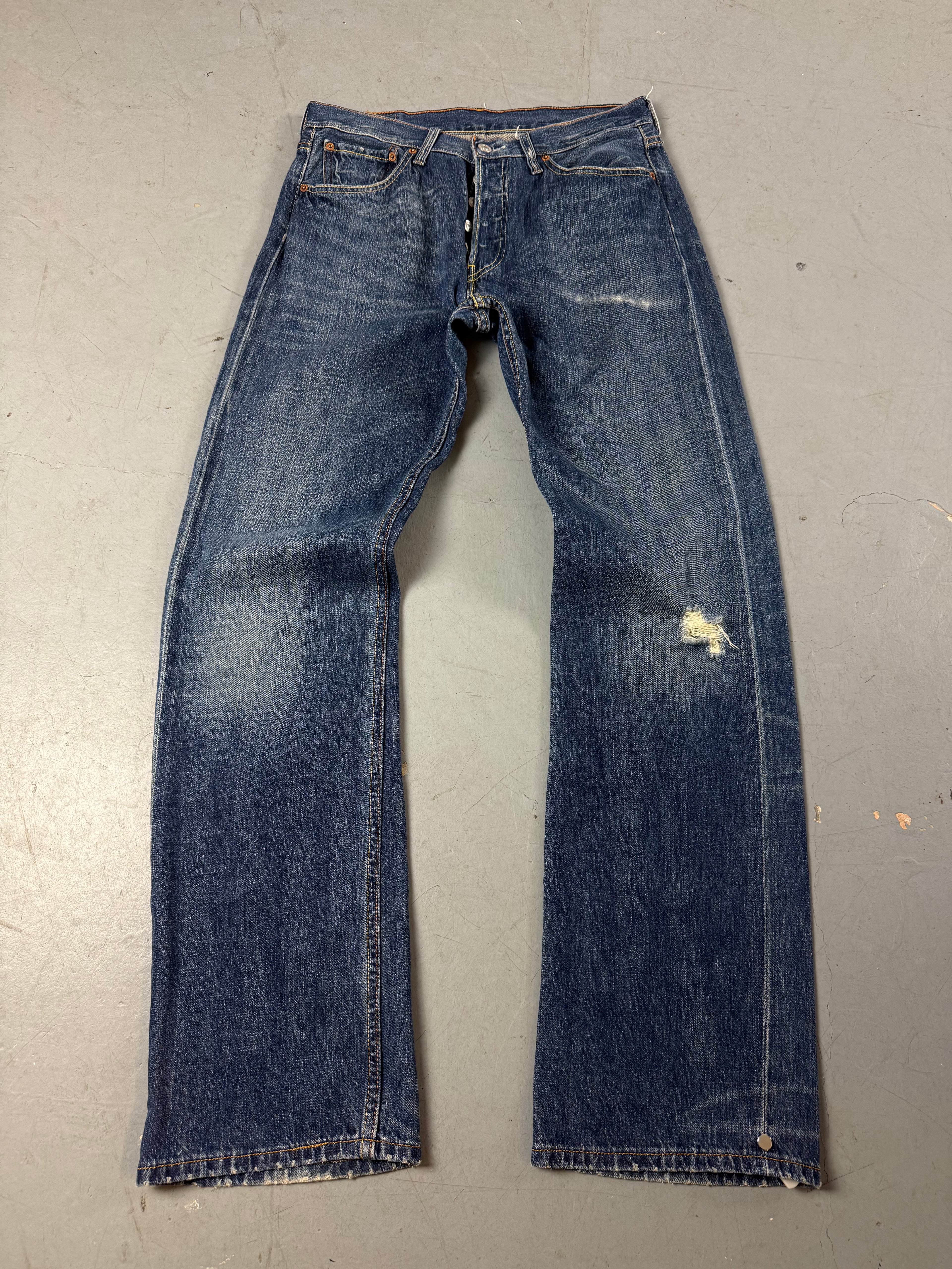 Produktbild von Vintage Levi’s Dark Blue Straight Fit Denim S/M von vorne