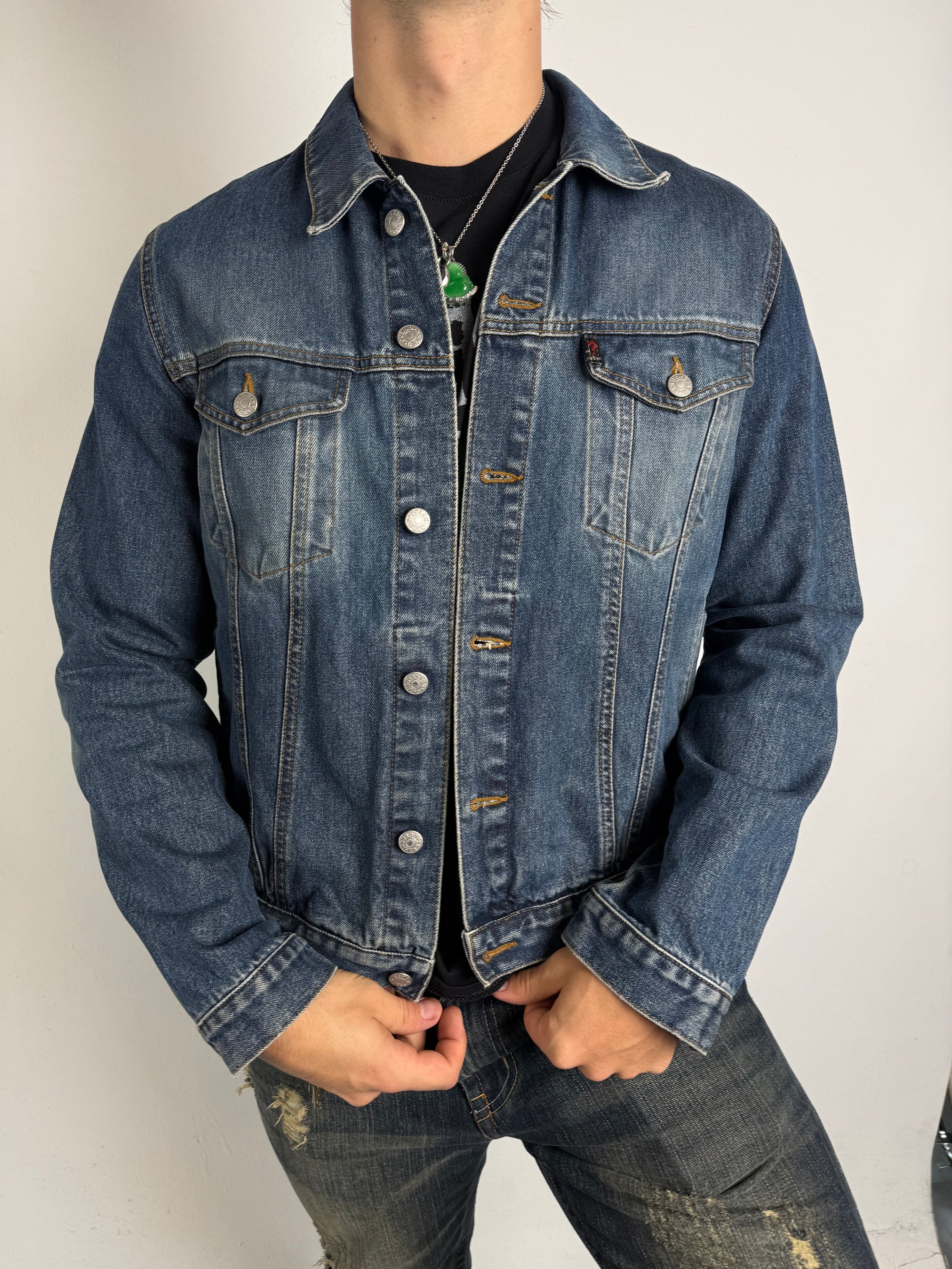 Tragebild von Vintage Guess Denim Jacket von vorne