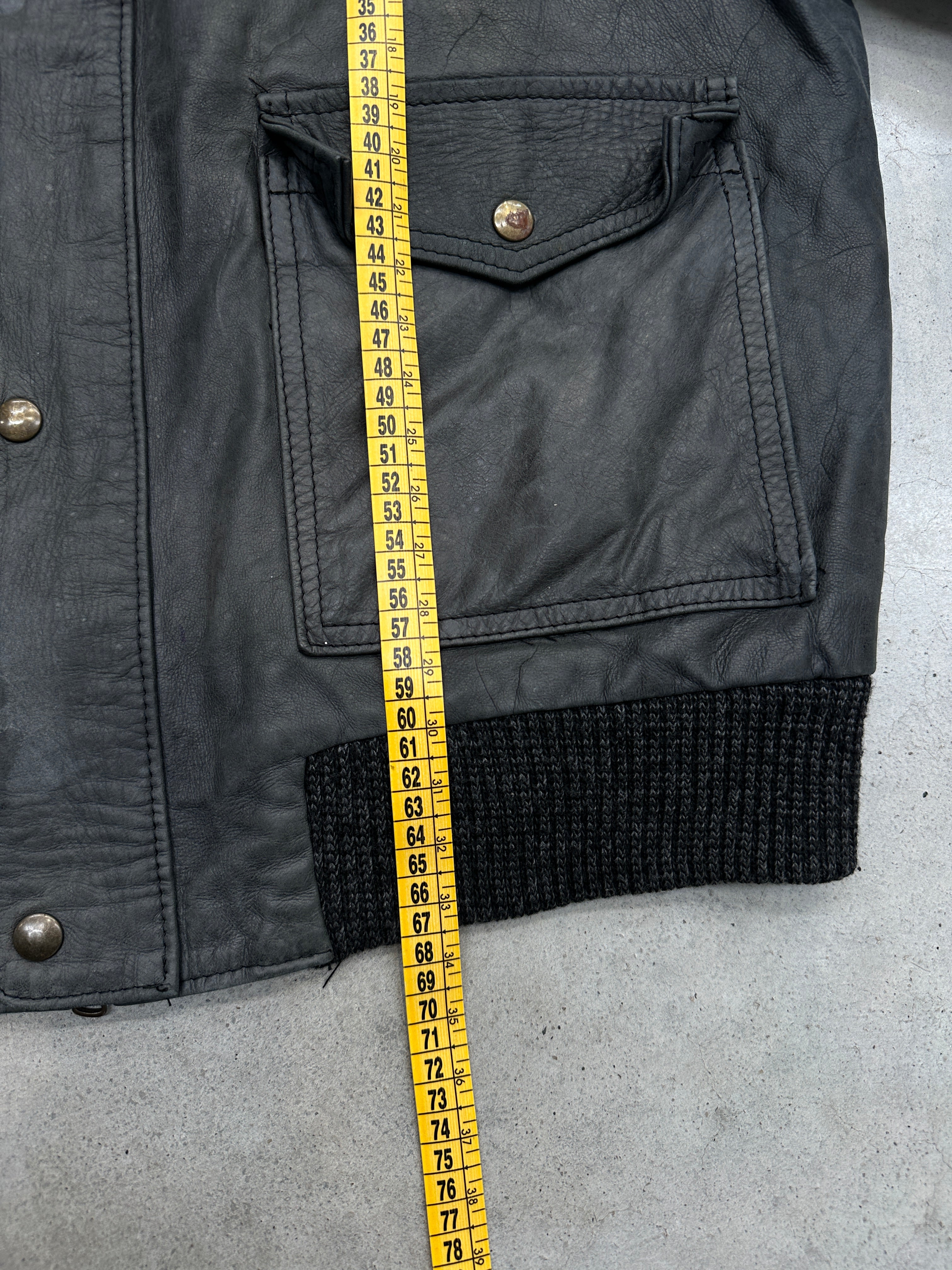 Vintage Grey Italian Leather Jacket Für Männer. Y2K Second Hand 2000s Fashion 