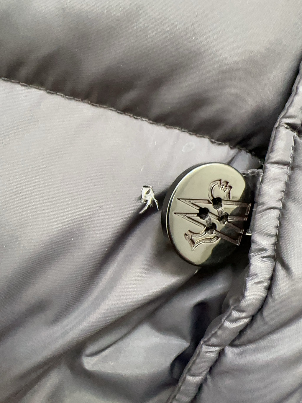 Vintage Moncler Jacke für Damen. Y2K Second Hand 2000s Fashion