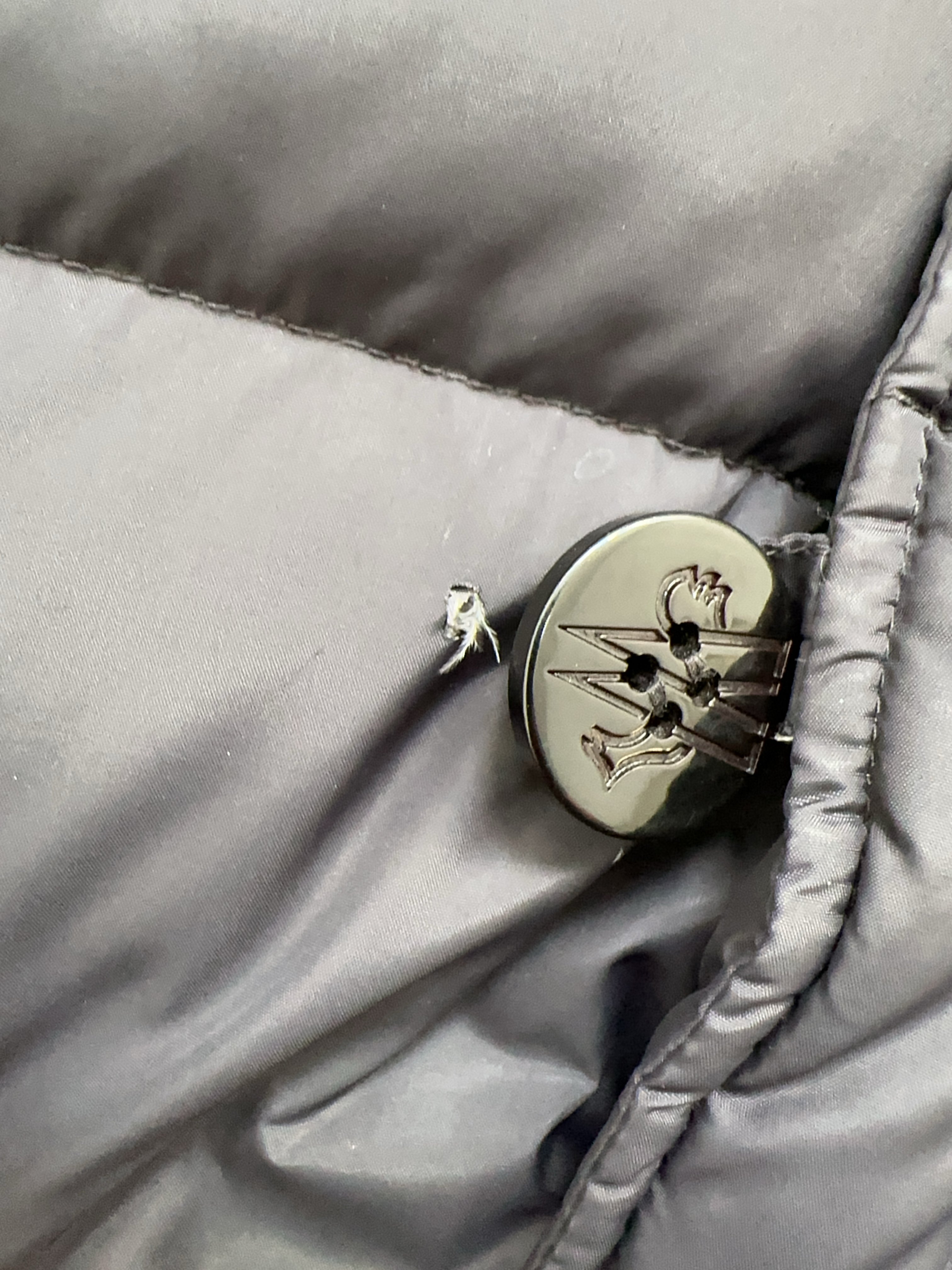 Vintage Moncler Jacke für Damen. Y2K Second Hand 2000s Fashion