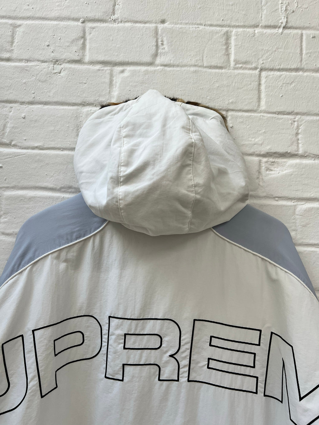 Supreme Faux Fur Reversible Hooded Jacke (M) Vintage Supreme Jacke mit Leopard Faux Fur inside Still Thrifting Vintage Shop