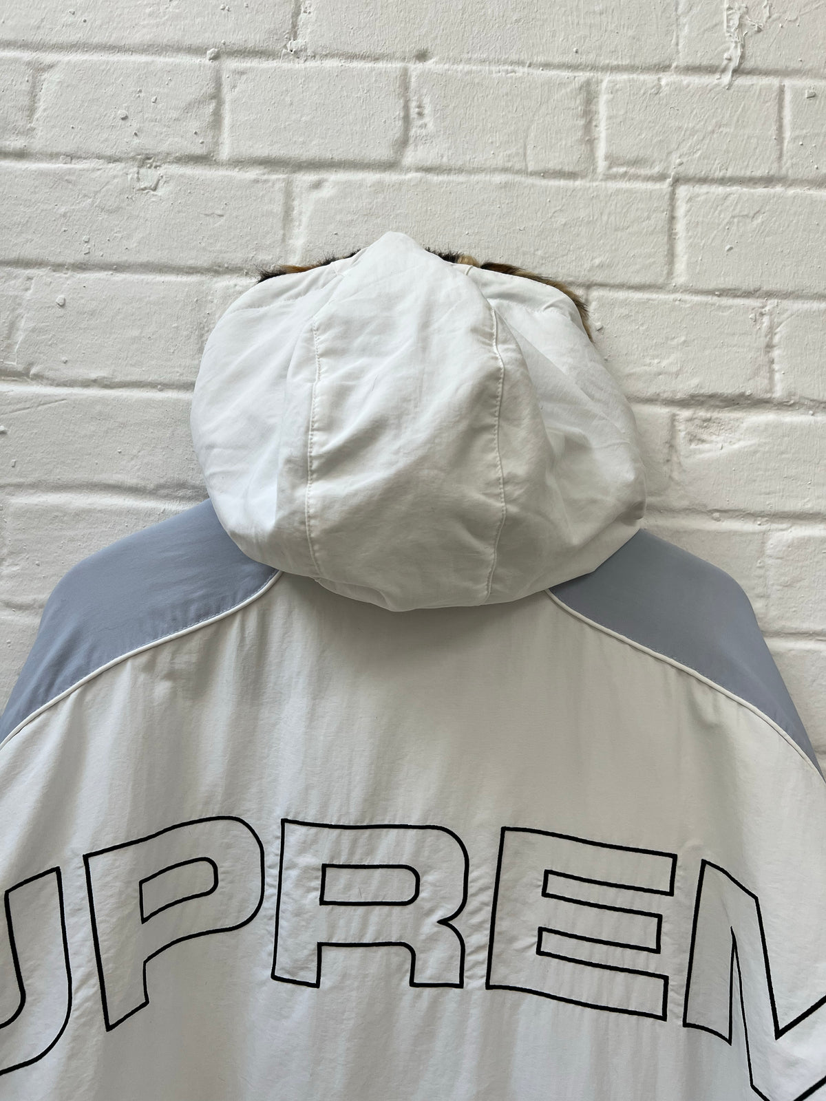 Supreme Faux Fur Reversible Hooded Jacke (M) Vintage Supreme Jacke mit Leopard Faux Fur inside Still Thrifting Vintage Shop