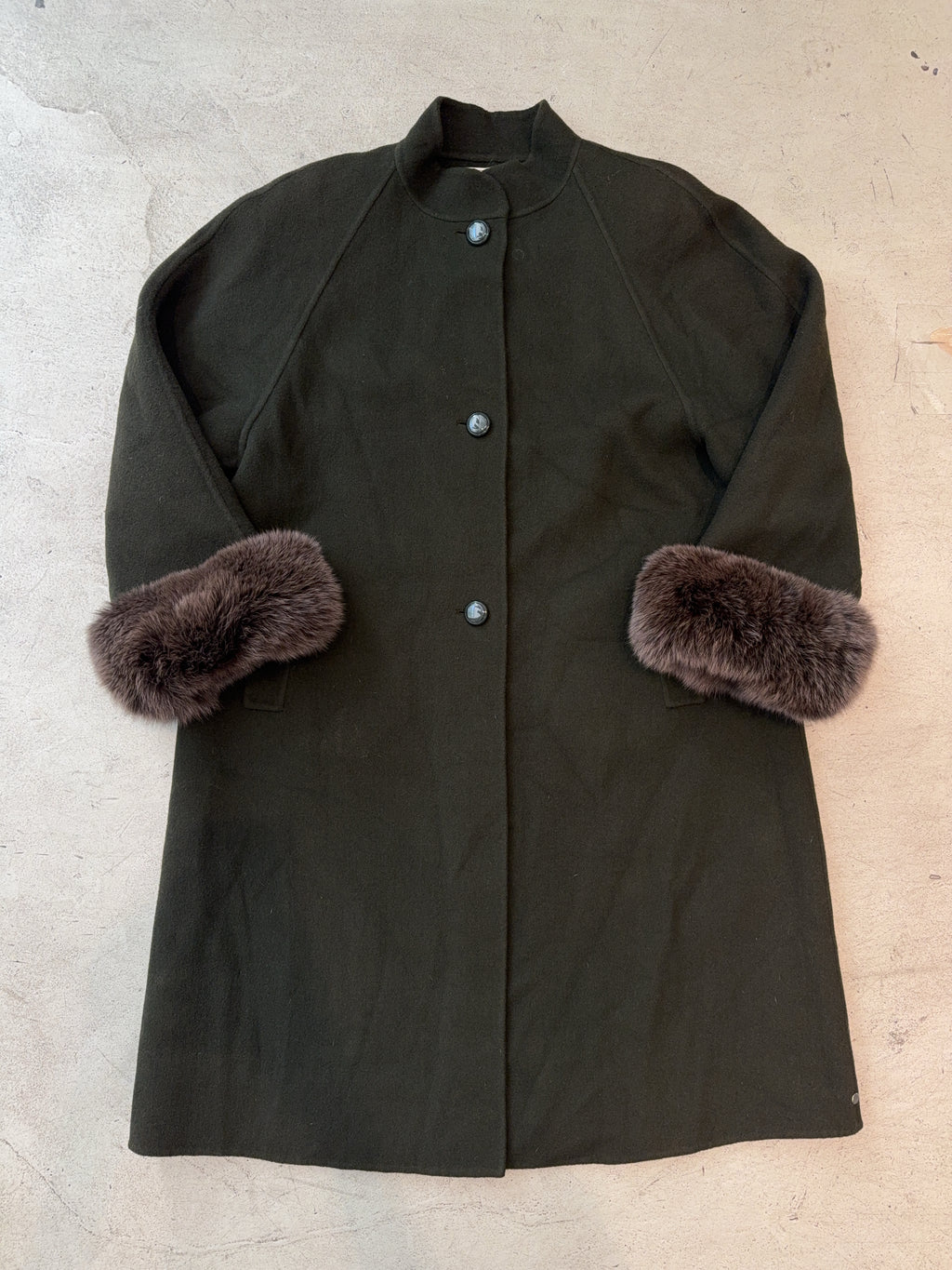 Vintage Siguaro By Paola Antonini Mantel (XL)