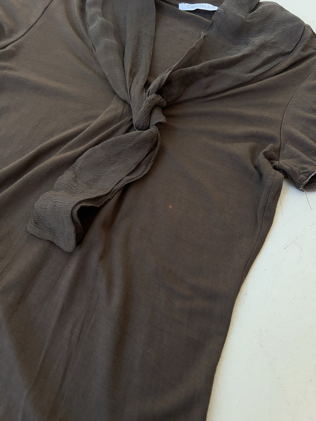 Vintage Cannella Brown Top für Damen. Y2k Second Hand 2000s Fashion.