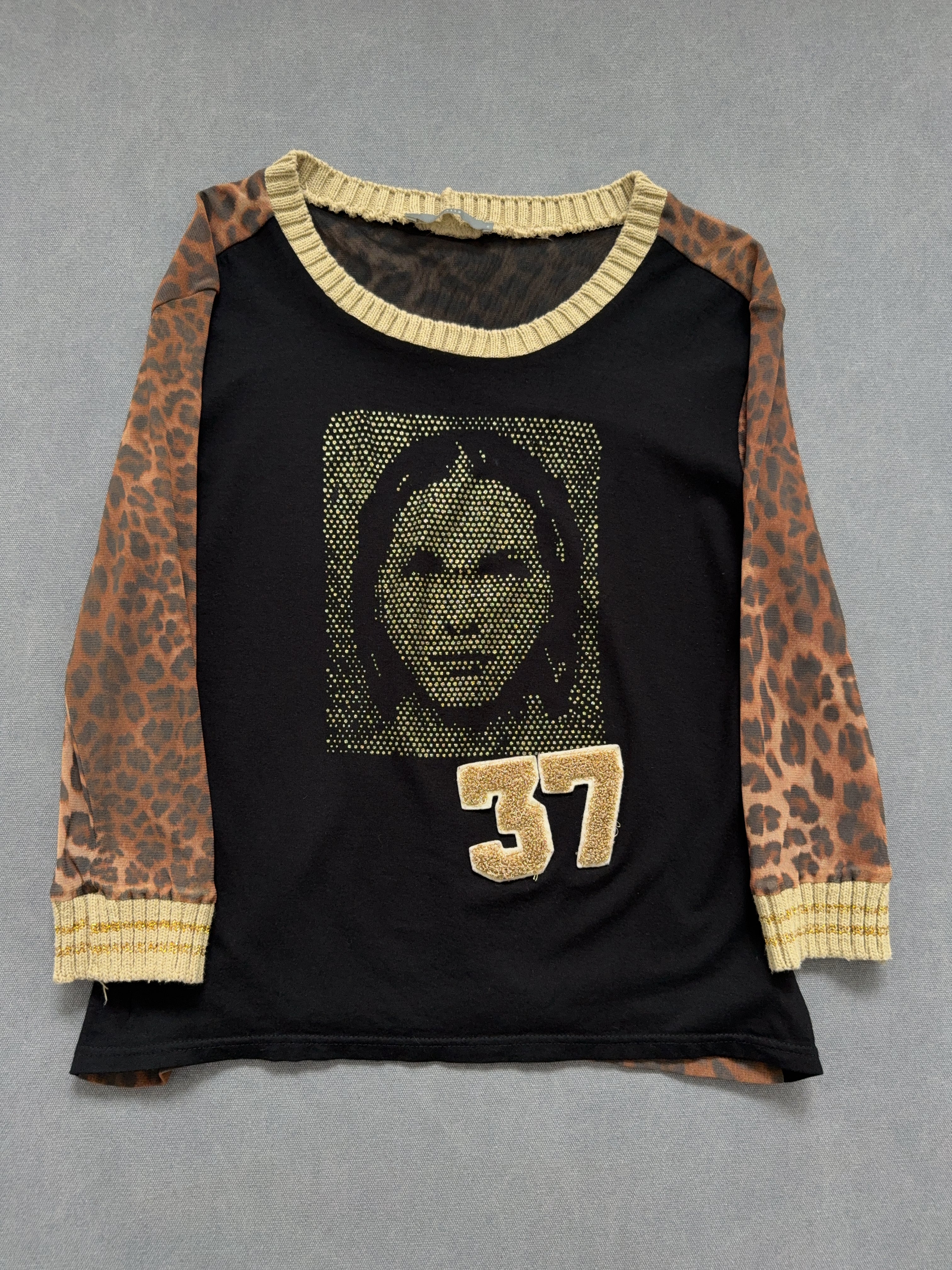 Vintage Printed Longsleeve für Damen. Y2K Second Hand 2000s Fashion 