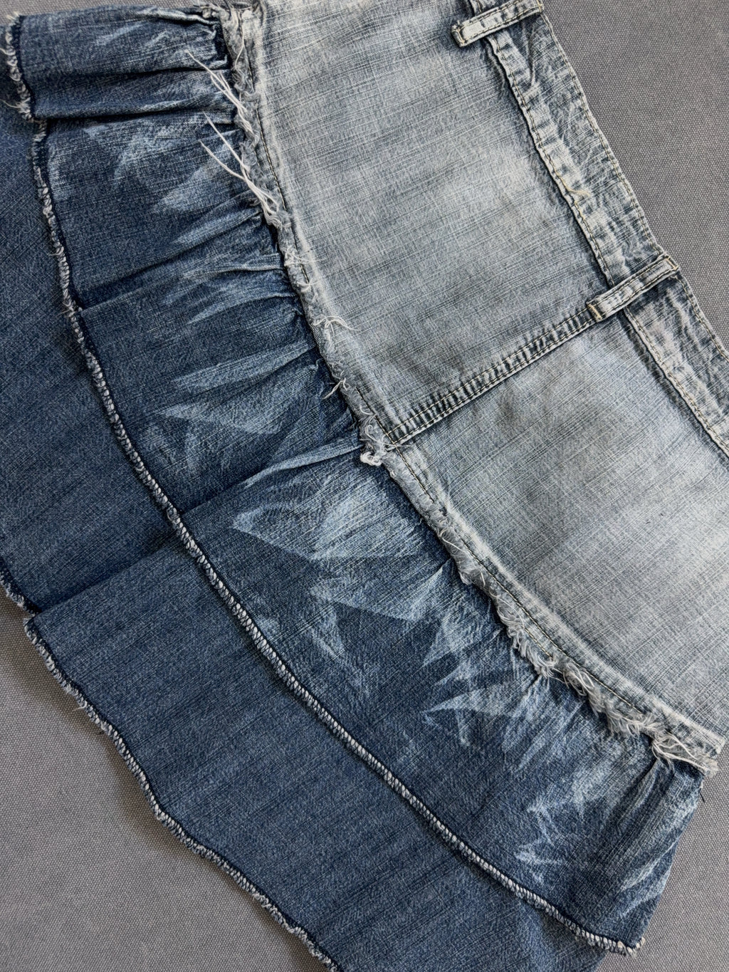 Vintage Denim Mini Skirt für Damen. Y2K Second Hand 2000s Fashion 