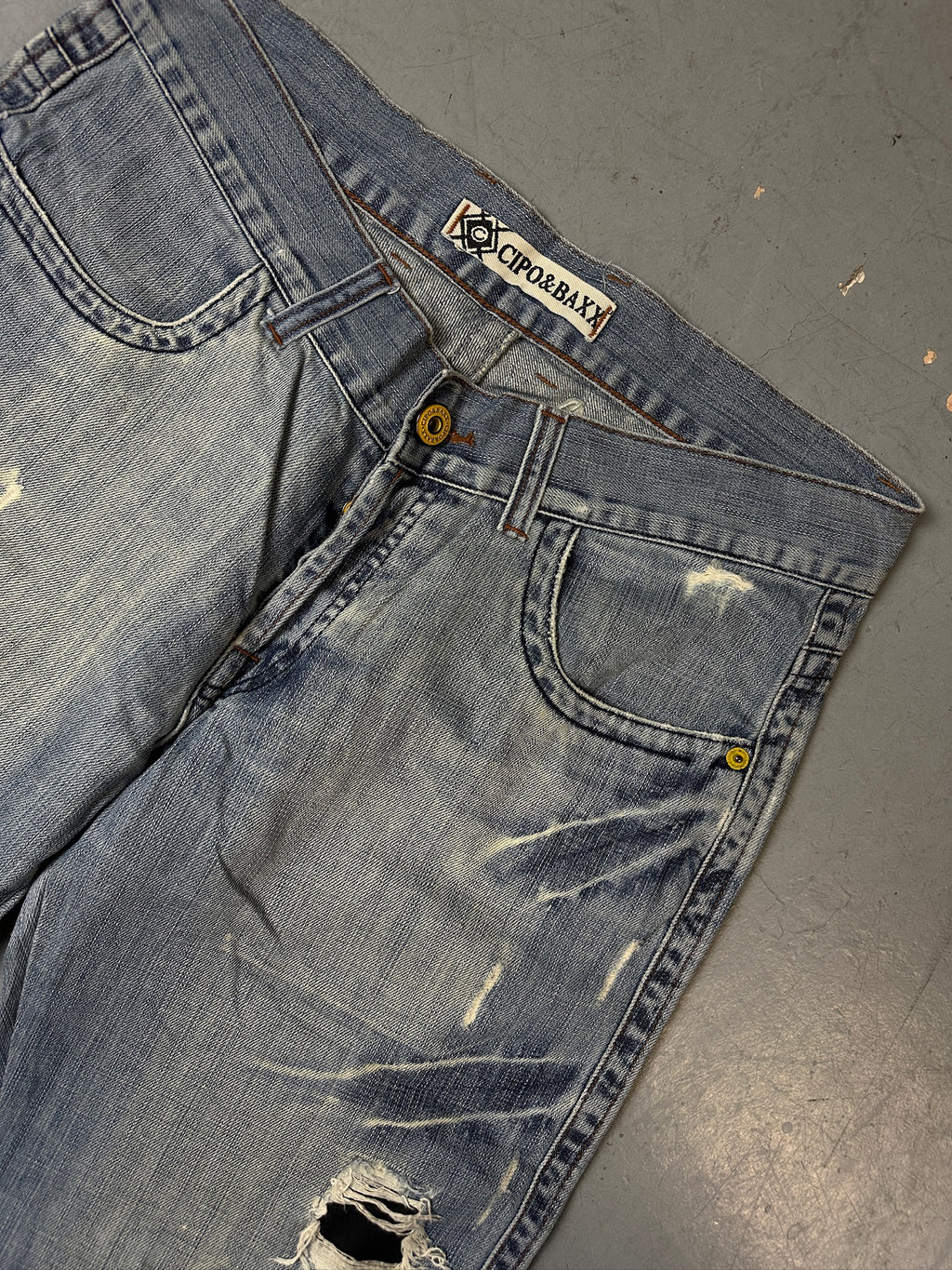 Detailbild von Vintage Cipo&Baxx Dragon Printed Baggy Denim von vorne