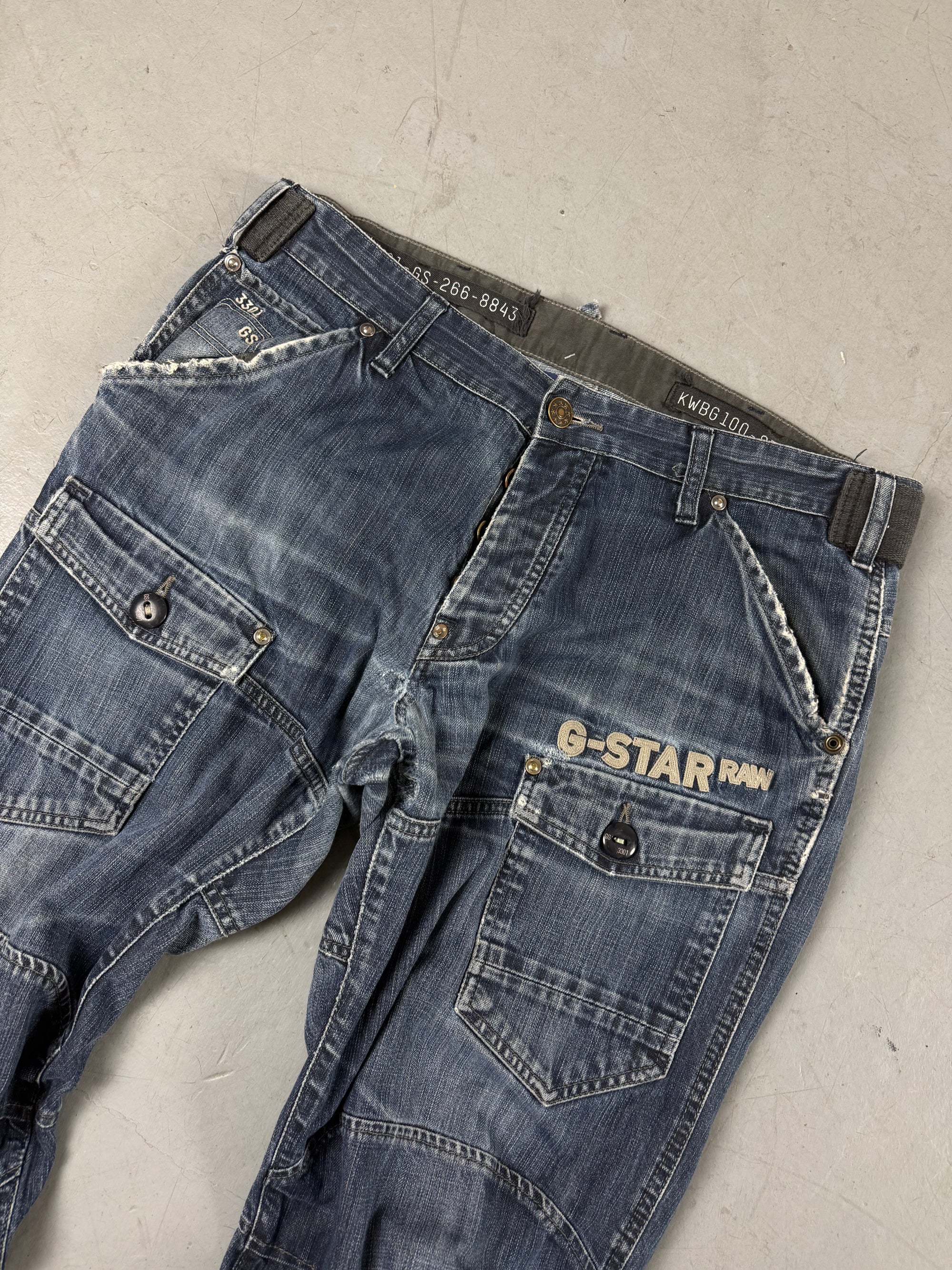Detailbild von einer Vintage G-Star Raw Blue Jeans von Hosenbund vorne