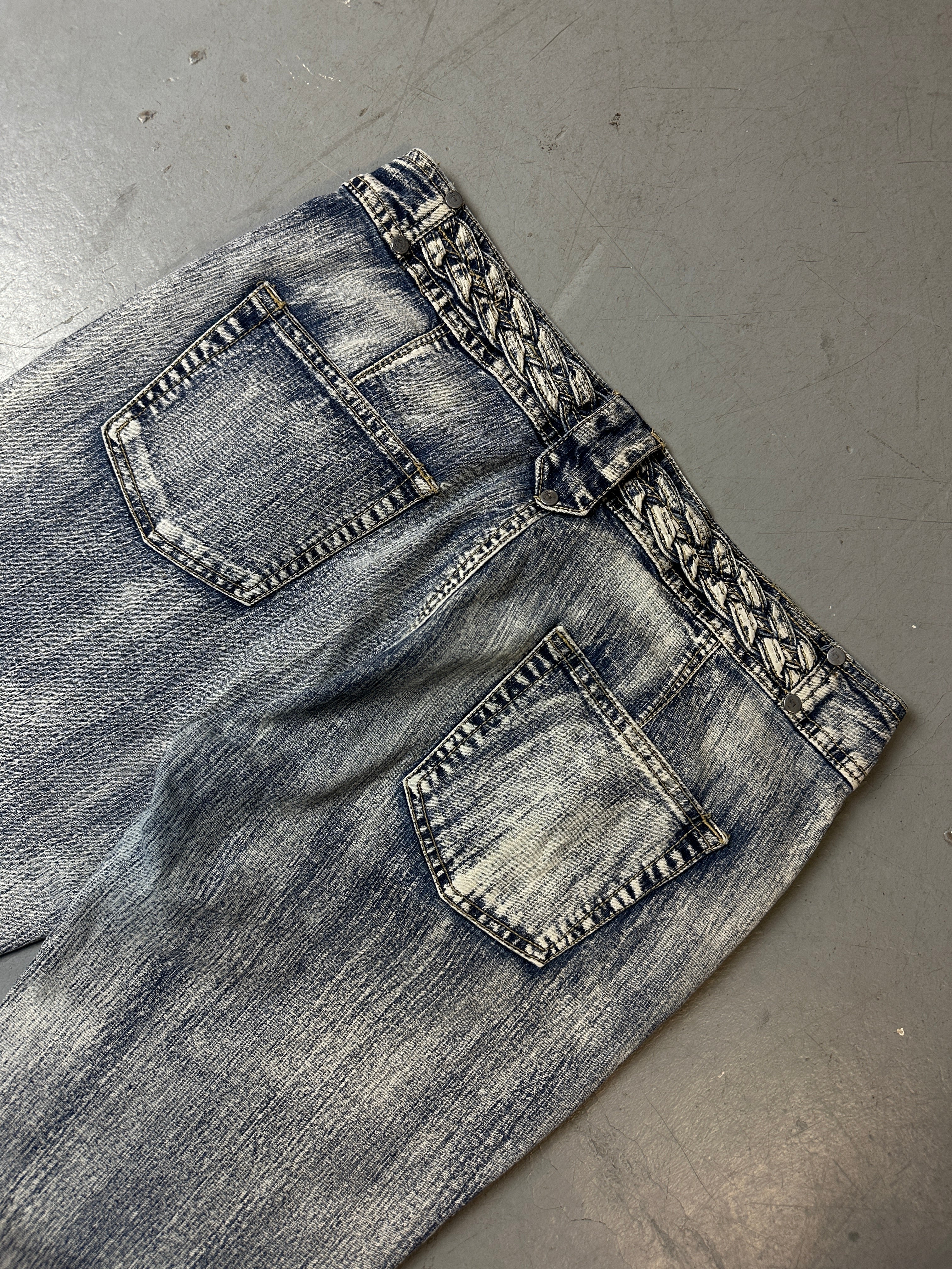 Detailbild von Vintage Braided Belt Denim von hinten