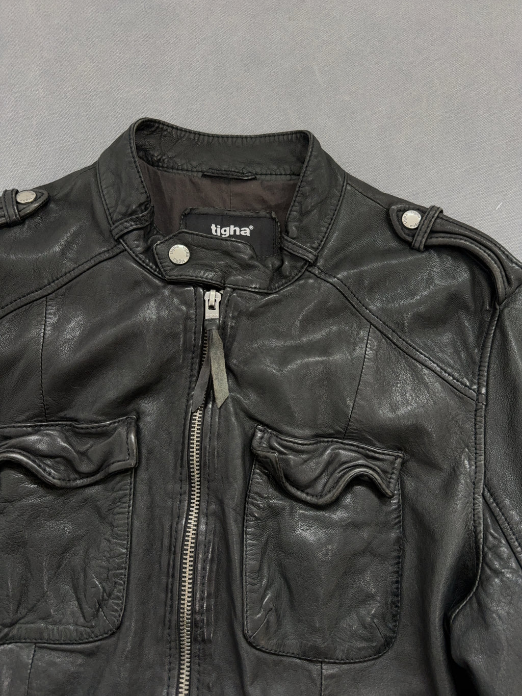 Vintage Tigha Jacke für Herren. Y2K Second Hand 2000s Fashion