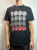 Tragebild von einem Vintage Black Carhartt Tee von vorne