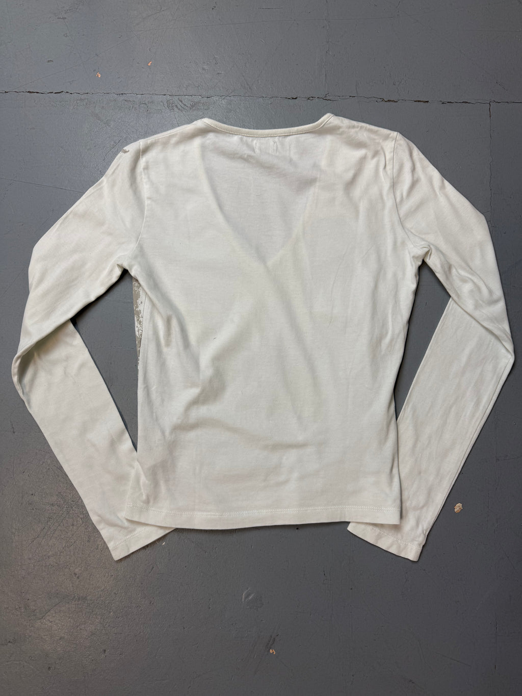 Vintage Replay White Printed Longsleeve für Damen. Y2K Second Hand 2000s Fashion.